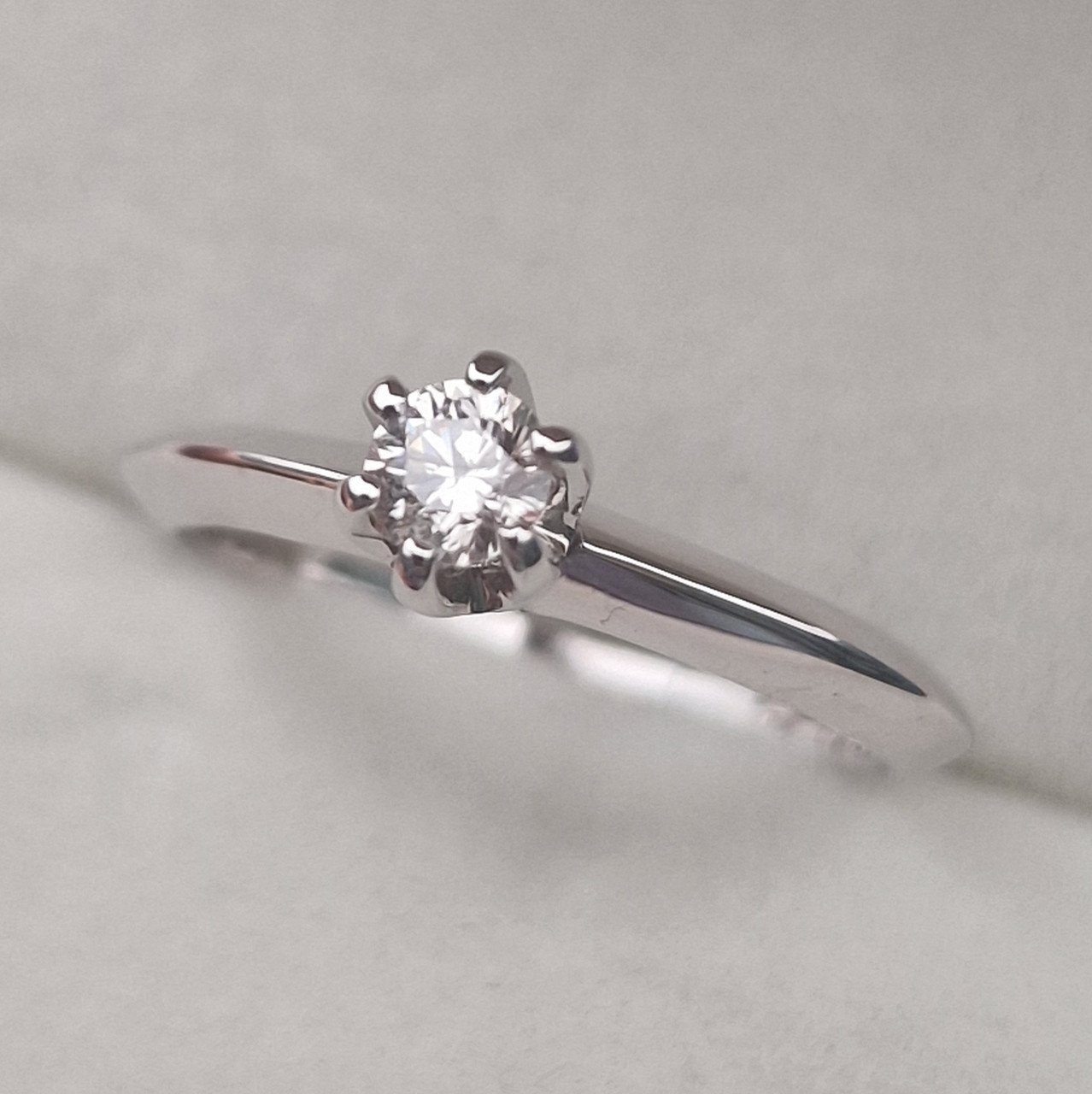 Кольцо Deimantas 105151040 17,5р 2,64гр 0,25ct. купить,NaN