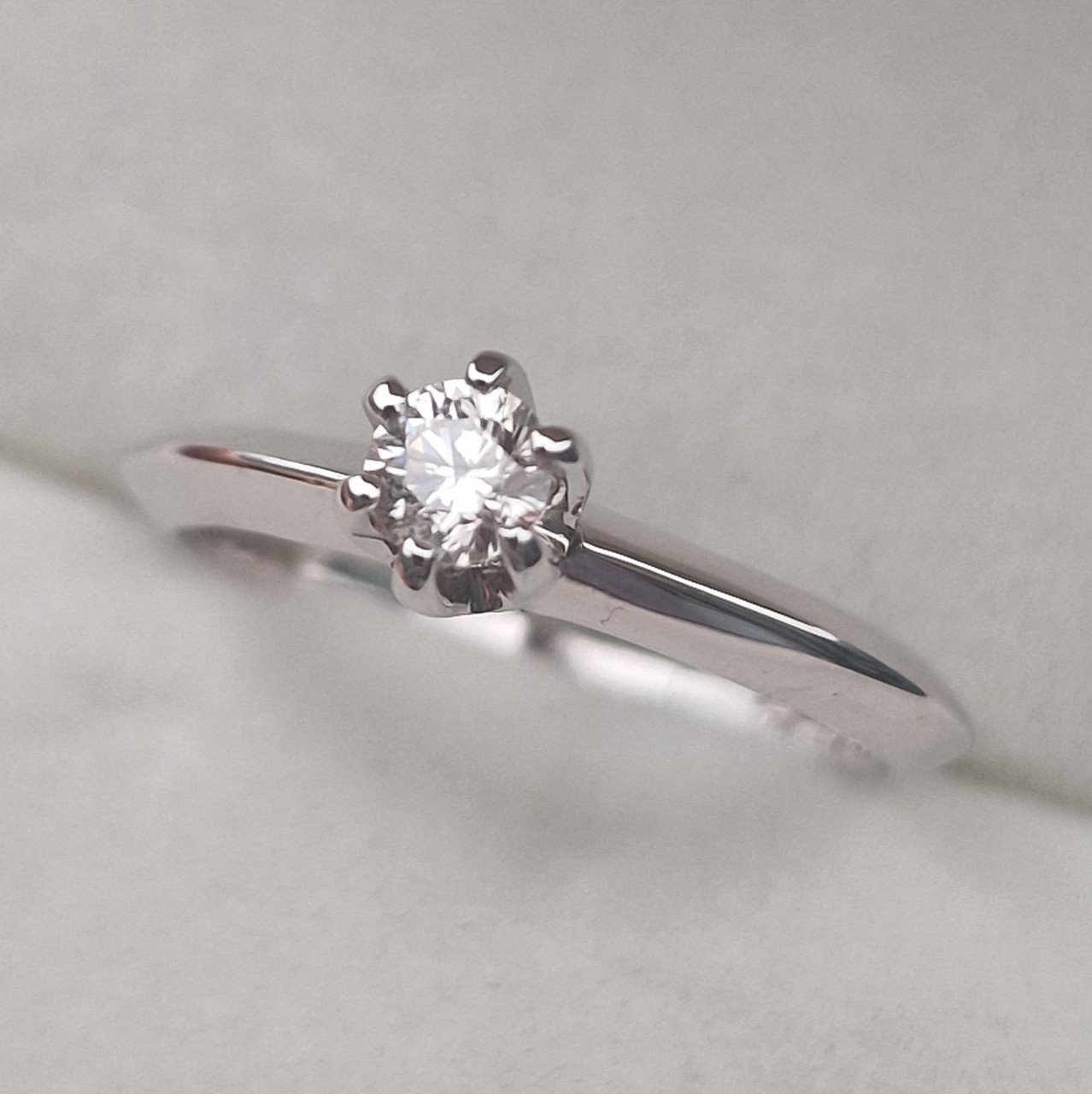 Кольцо Deimantas 105151040 17,5р 2,64гр 0,25ct. купить,NaN