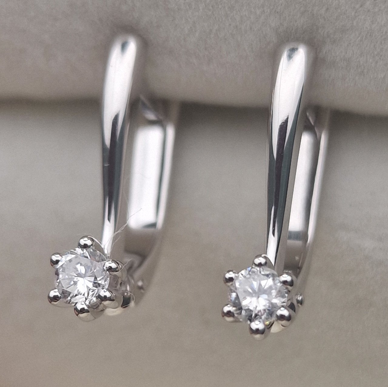 Серьги Deimantas 105151102 3,76гр 0,32ct.