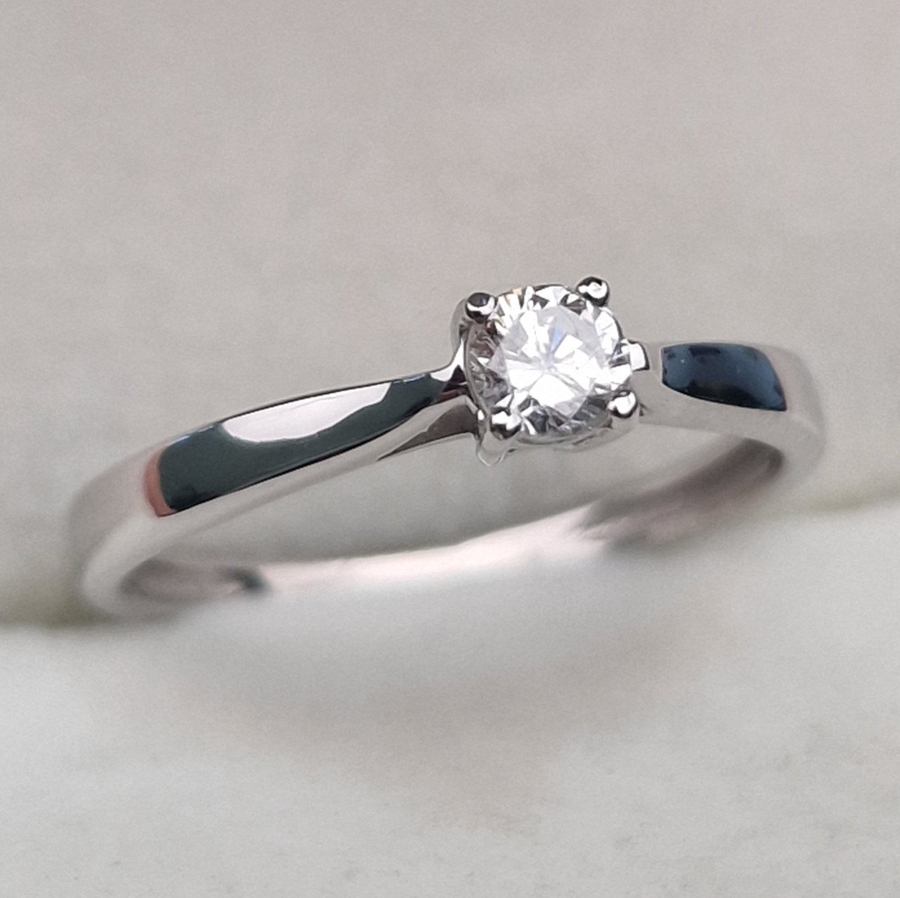 Кольцо Deimantas 104877571 15,5р 1,37гр 0,17ct. купить,NaN