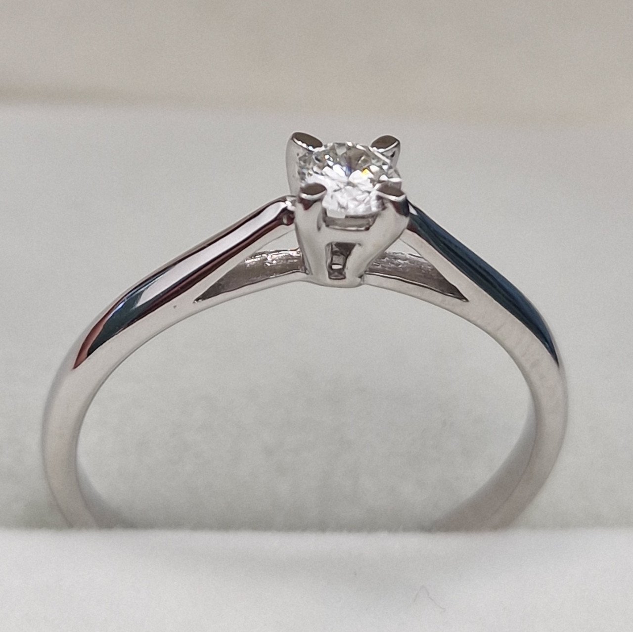 Кольцо Deimantas 104863703 17р 1,8гр 0,151ct. купить,NaN