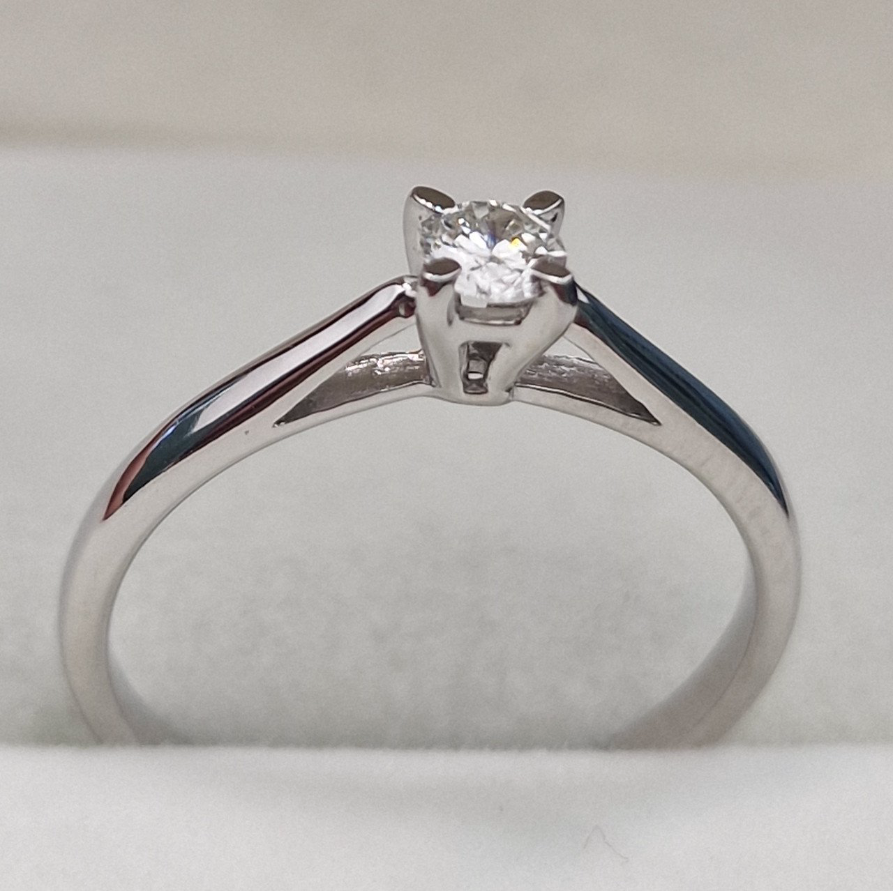 Кольцо Deimantas 104863703 17р 1,8гр 0,151ct. купить,NaN