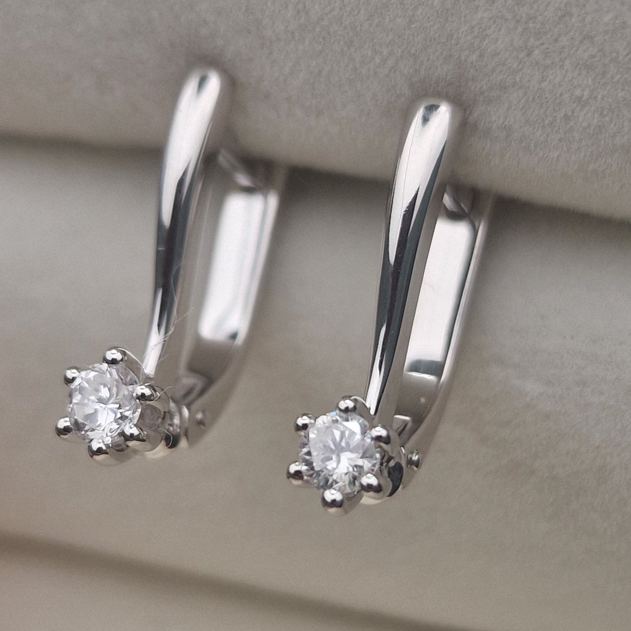Серьги Deimantas 105151102 3,76гр 0,32ct. купить,NaN