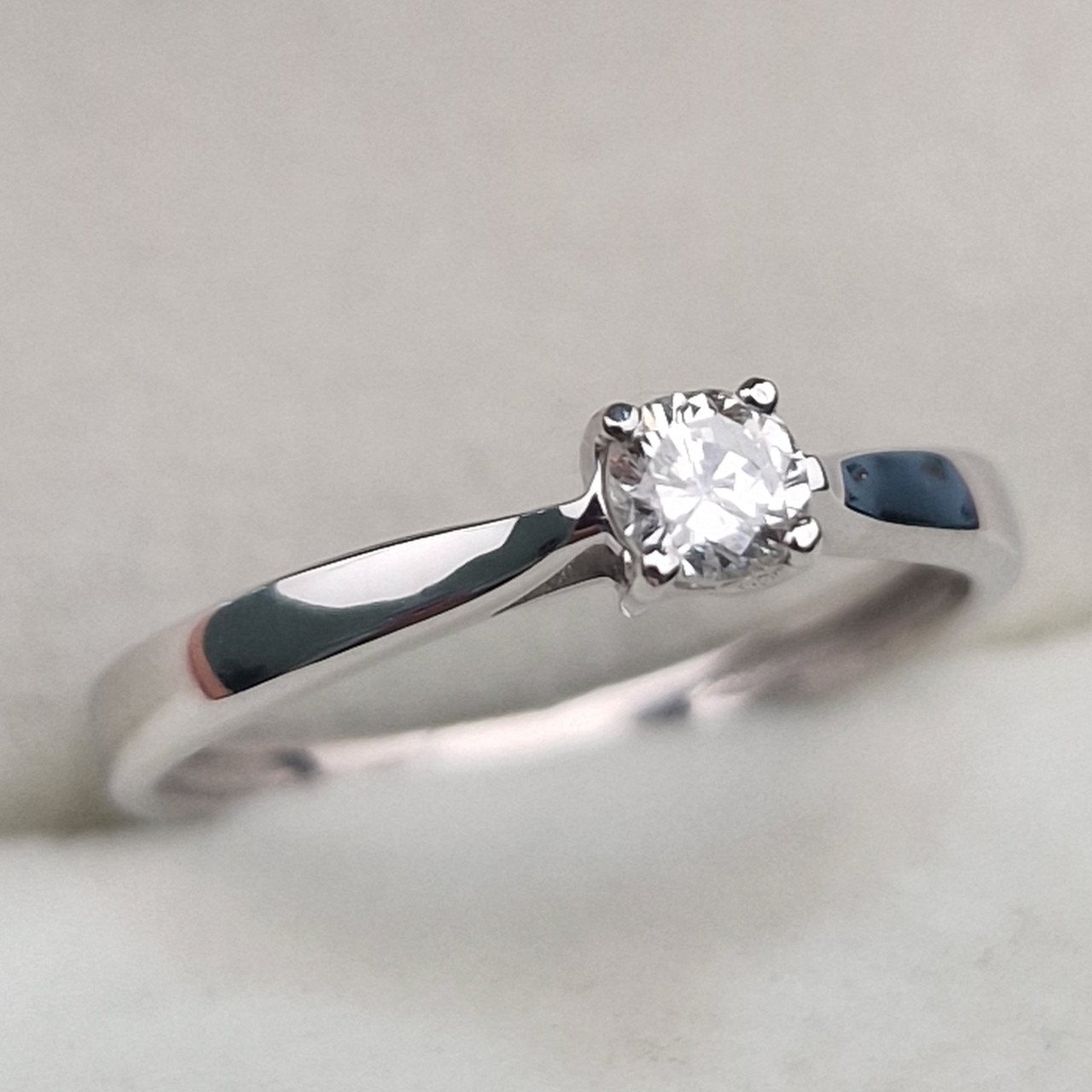 Кольцо Deimantas 104877571 15,5р 1,37гр 0,17ct. купить,NaN