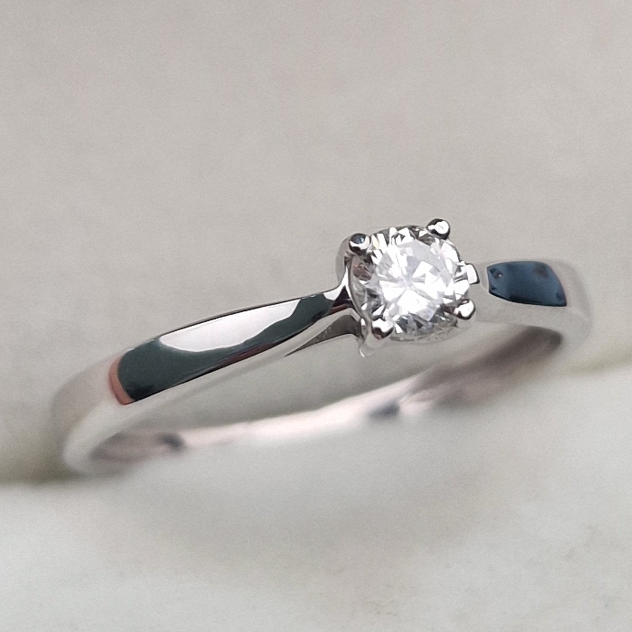 Кольцо Deimantas 104877571 15,5р 1,37гр 0,17ct. купить,NaN