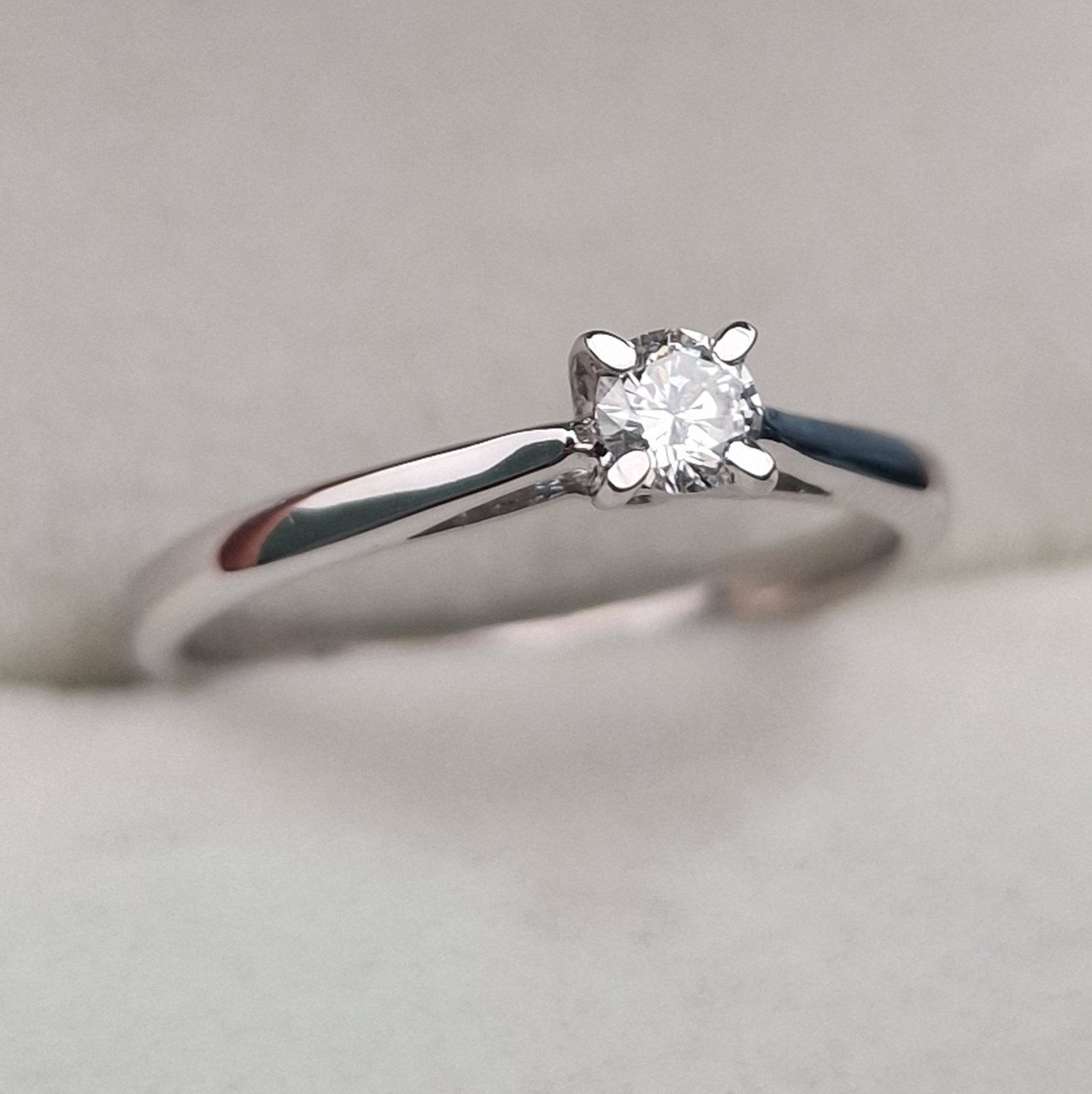 Кольцо Deimantas 104863703 17р 1,8гр 0,151ct. купить,NaN