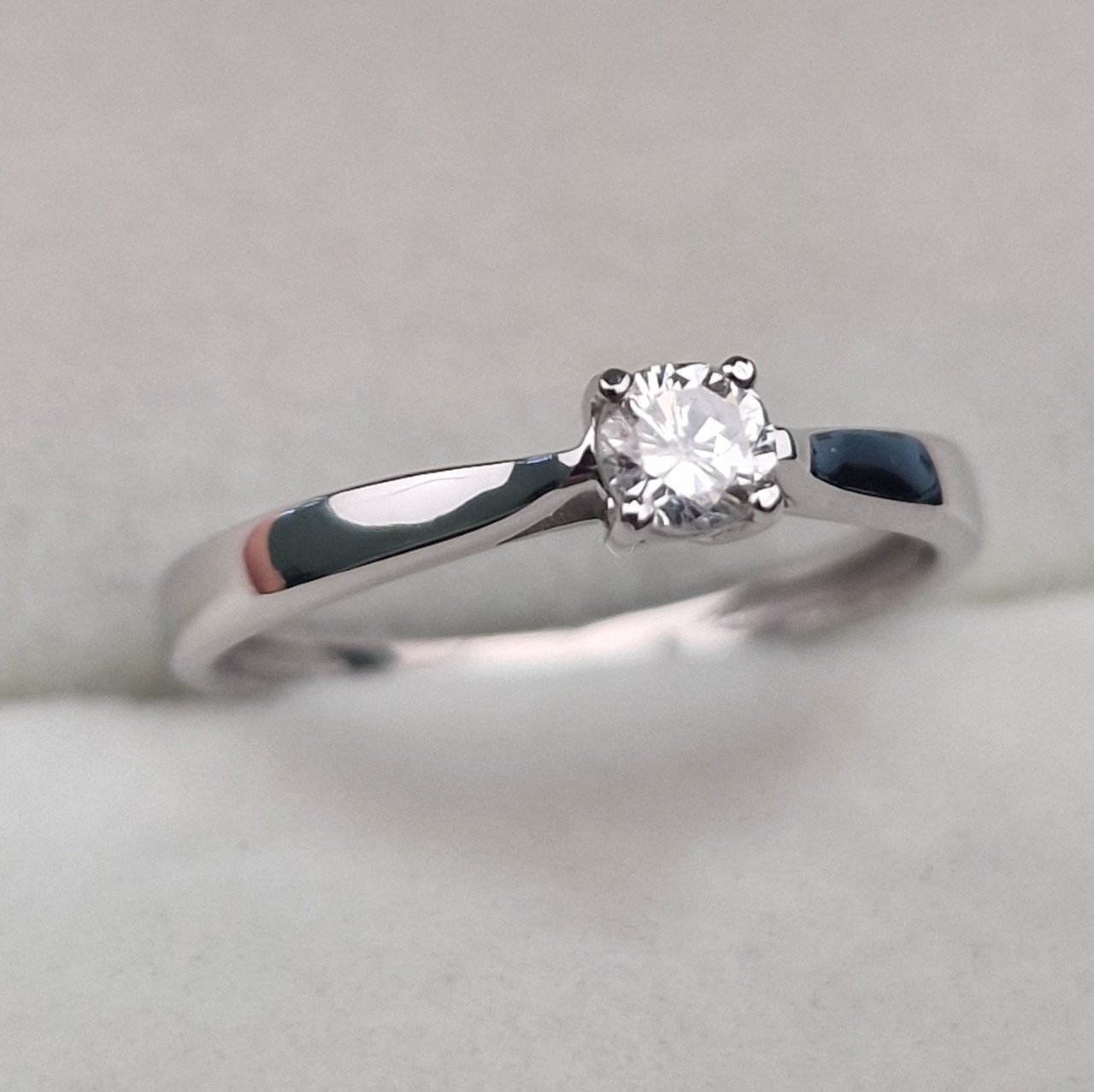 Кольцо Deimantas 104877571 15,5р 1,37гр 0,17ct. купить,NaN
