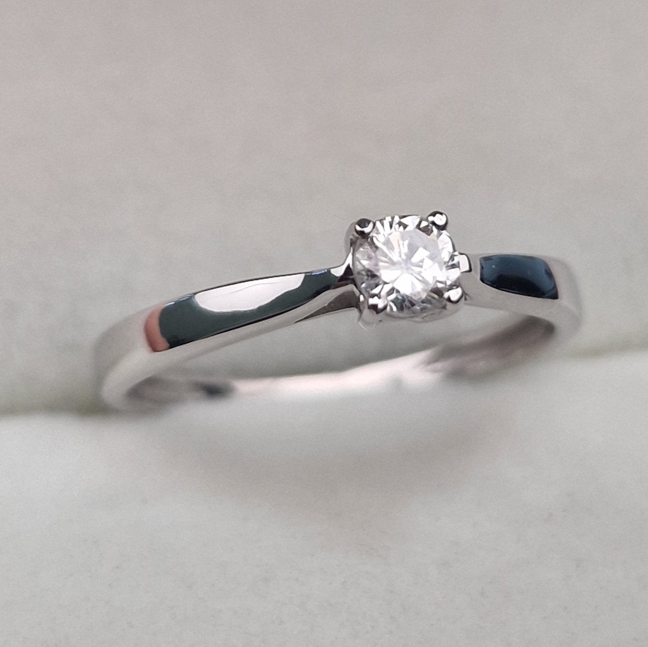 Кольцо Deimantas 104877571 15,5р 1,37гр 0,17ct. купить,NaN