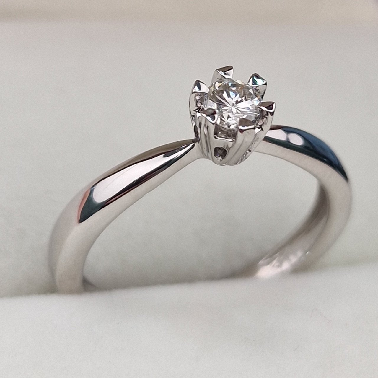Кольцо Deimantas 104877574 16,5р 2,48гр 0,19ct. купить,NaN