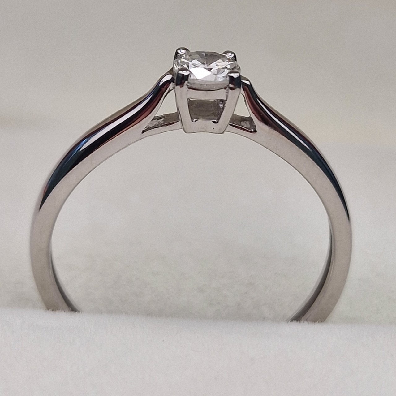 Кольцо Deimantas 104877571 15,5р 1,37гр 0,17ct. купить,NaN