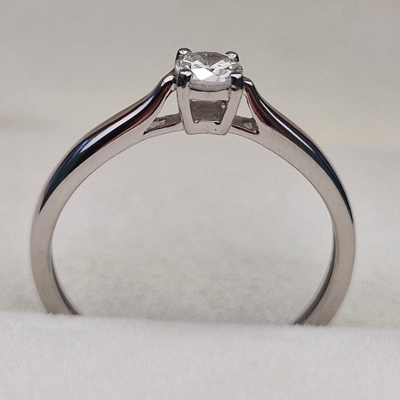 Кольцо Deimantas 104877571 15,5р 1,37гр 0,17ct. купить,NaN