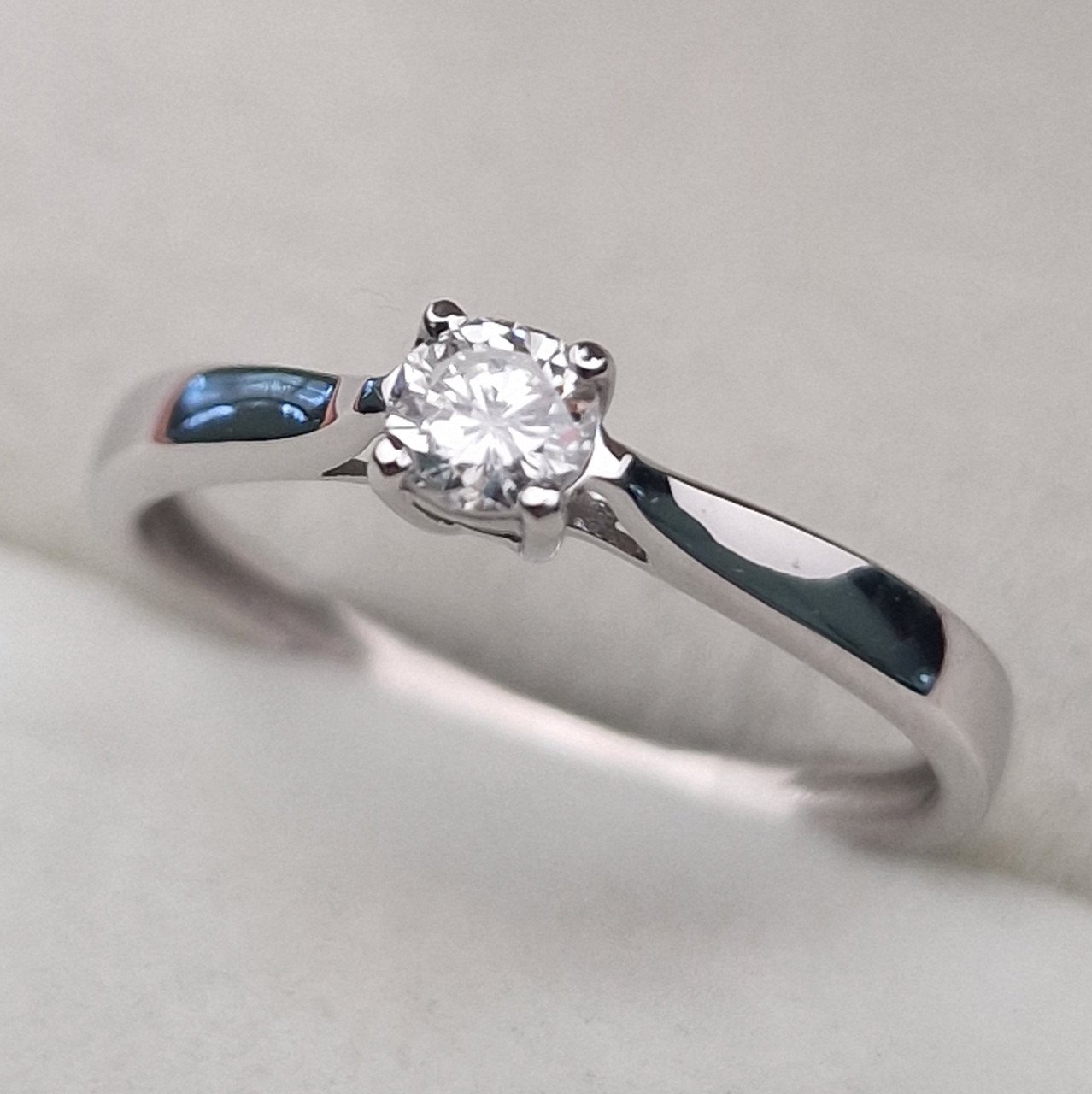 Кольцо Deimantas 104877571 15,5р 1,37гр 0,17ct. купить,NaN