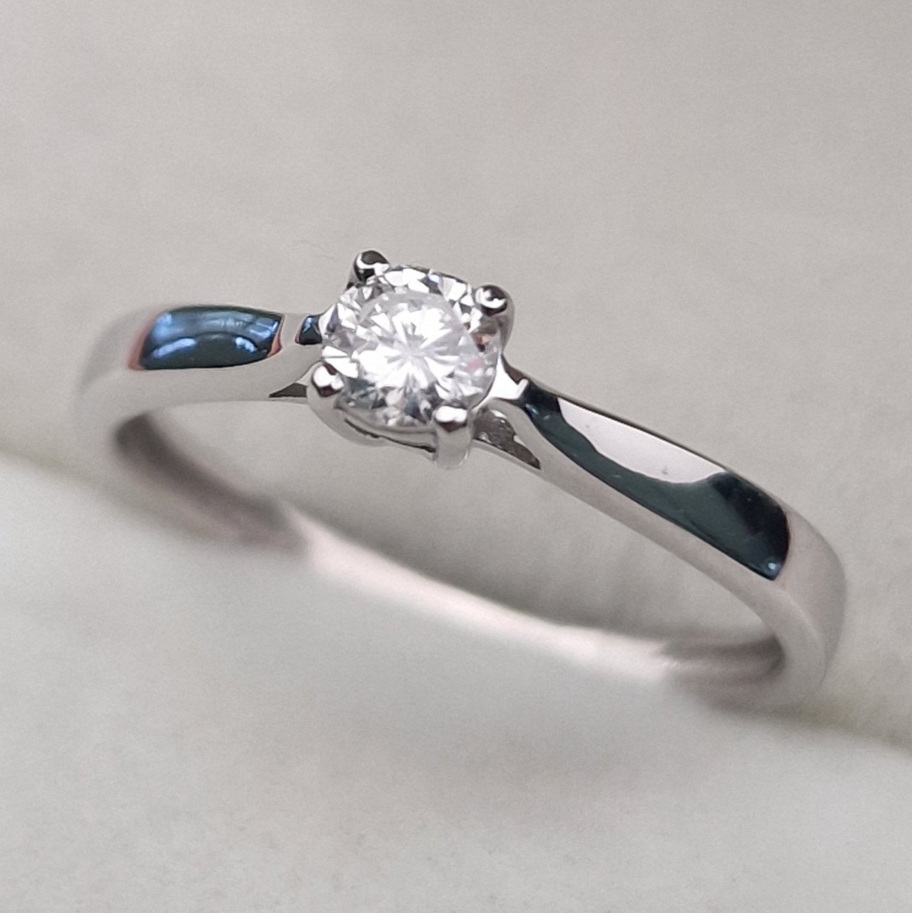 Кольцо Deimantas 104877571 15,5р 1,37гр 0,17ct. купить,NaN