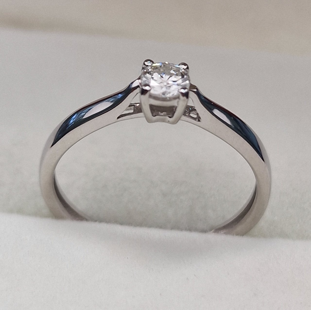 Кольцо Deimantas 104877571 15,5р 1,37гр 0,17ct. купить,NaN