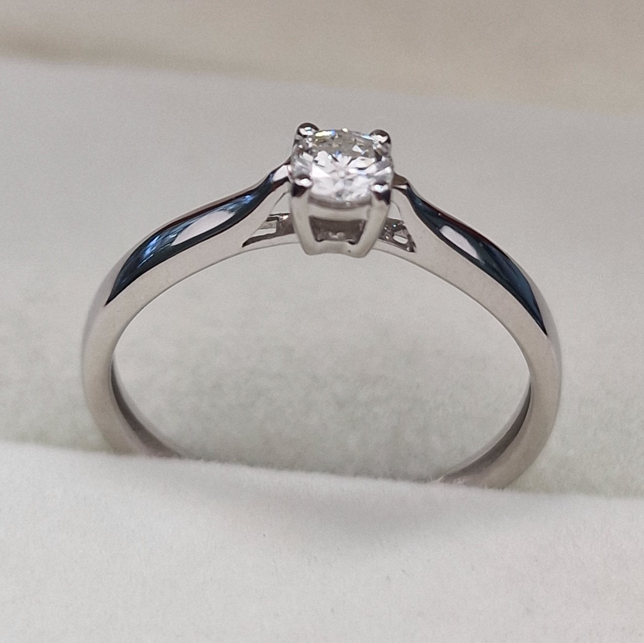 Кольцо Deimantas 104877571 15,5р 1,37гр 0,17ct. купить,NaN