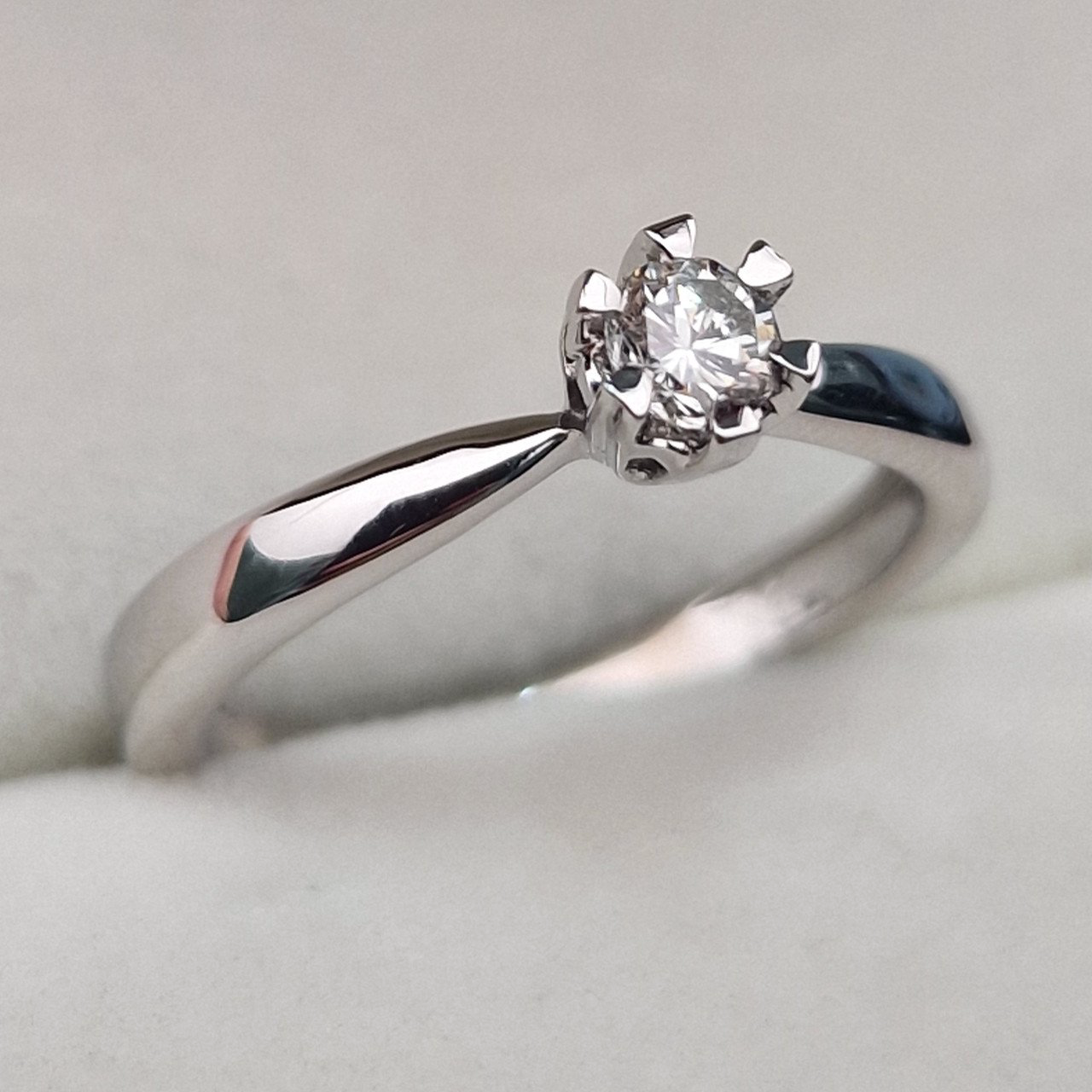 Кольцо Deimantas 104877574 16,5р 2,48гр 0,19ct. купить,NaN