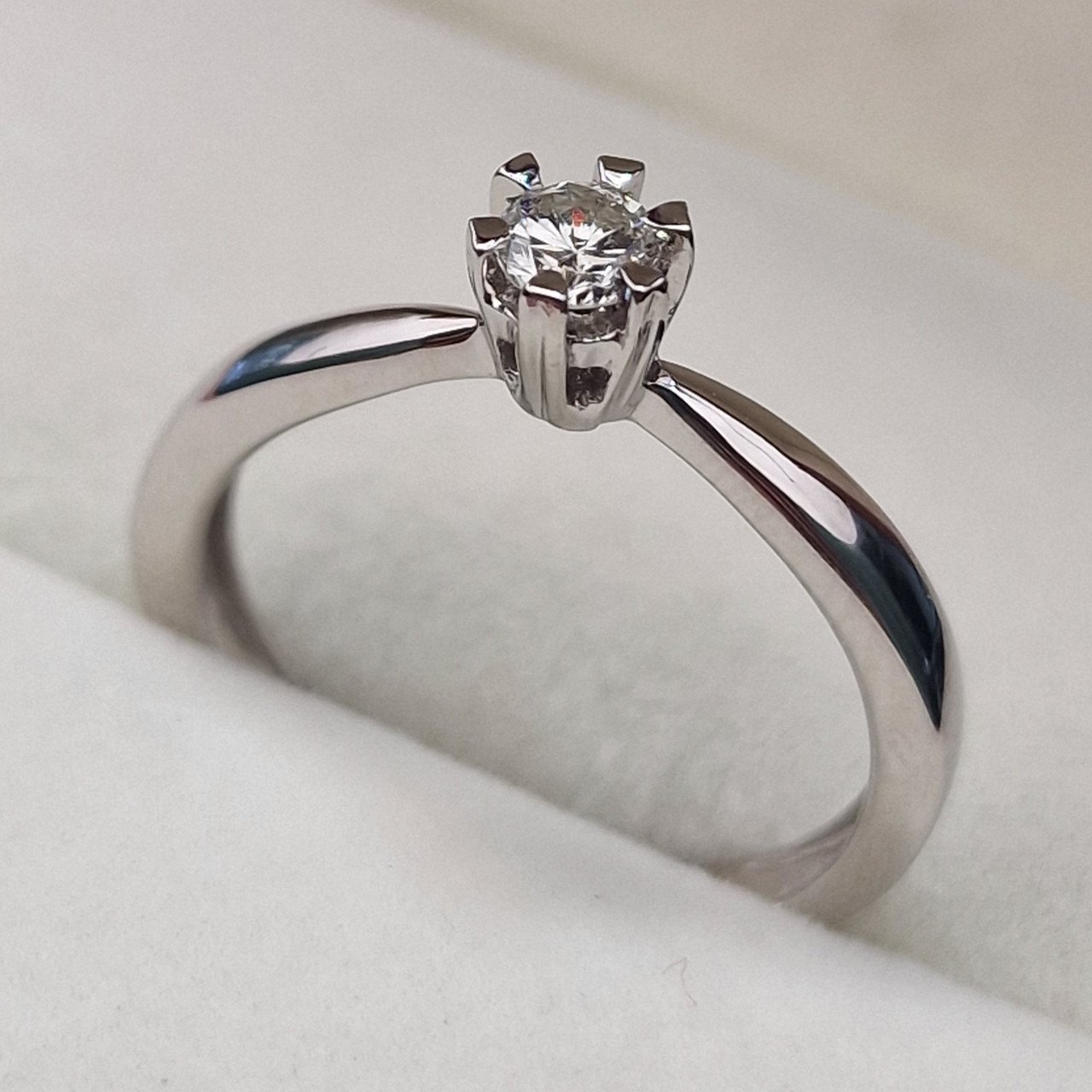 Кольцо Deimantas 104877574 16,5р 2,48гр 0,19ct. купить,NaN