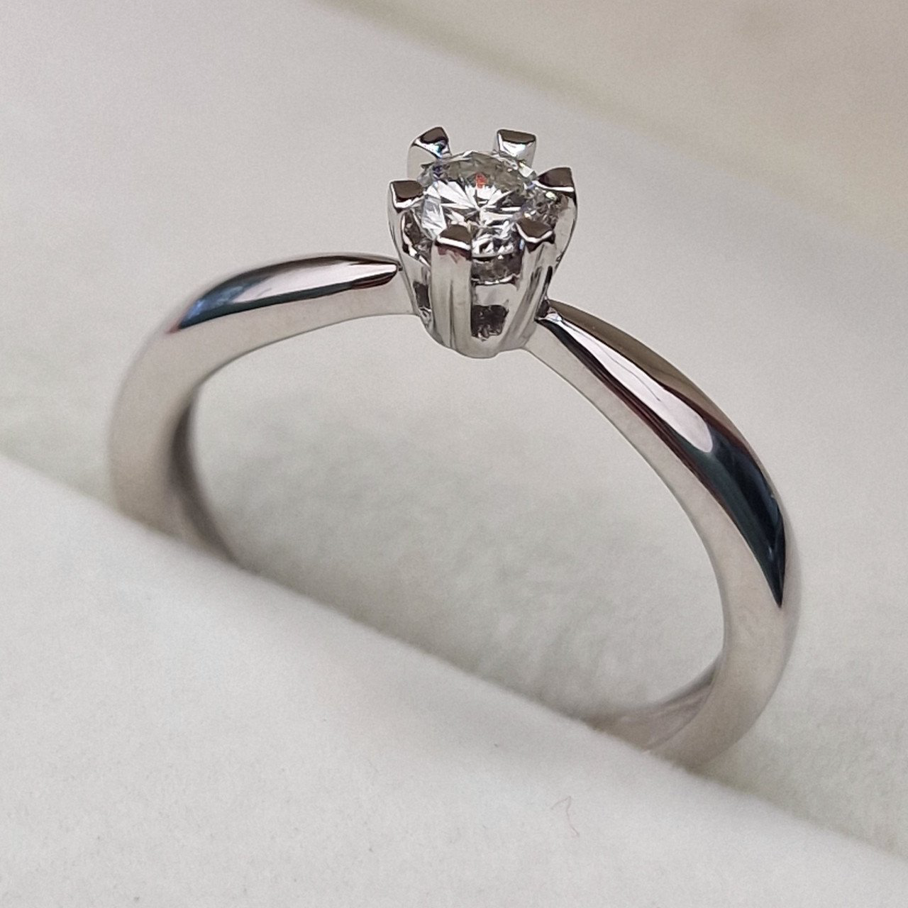 Кольцо Deimantas 104877574 16,5р 2,48гр 0,19ct. купить,NaN