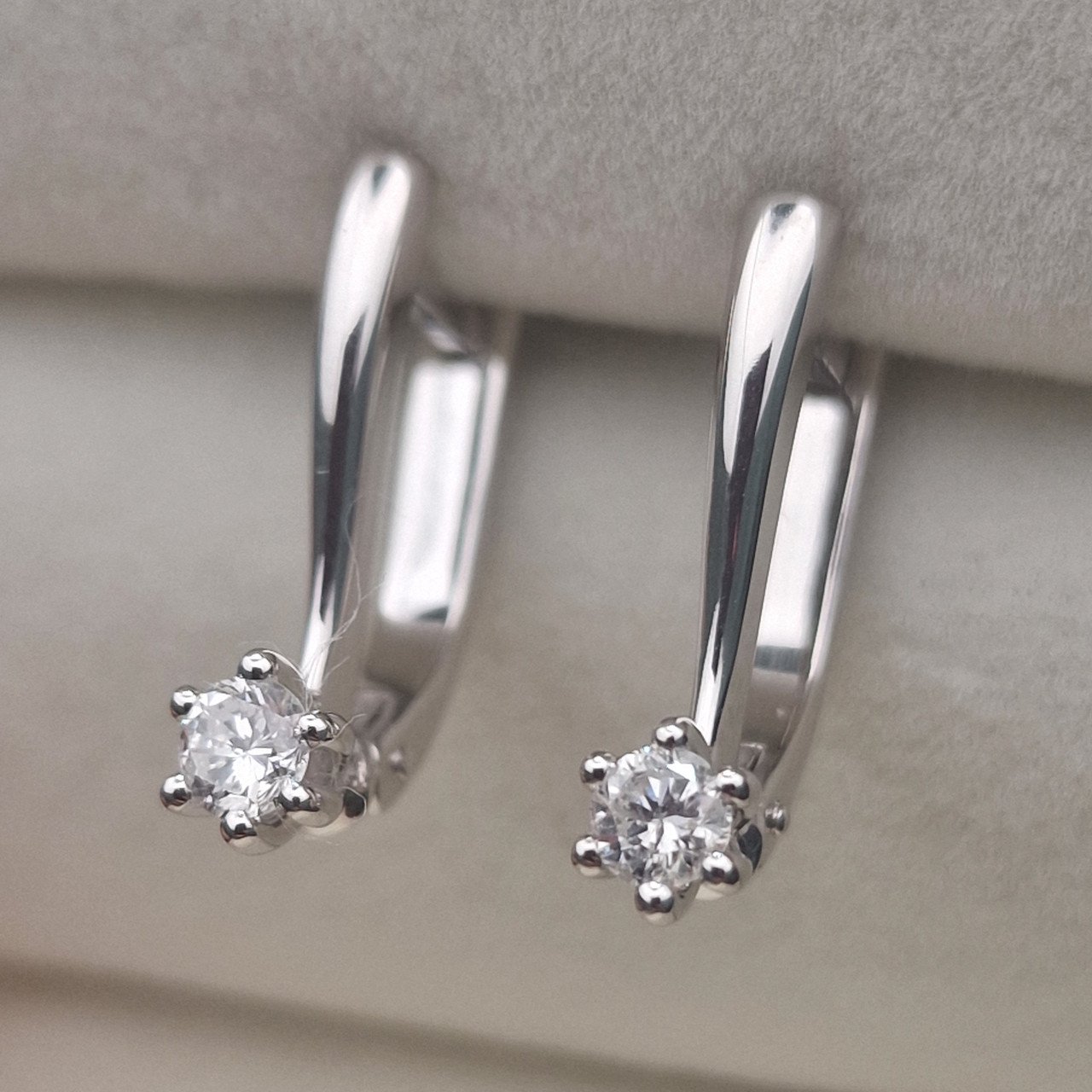 Серьги Deimantas 105151107 3,68гр 0,34ct. купить,NaN
