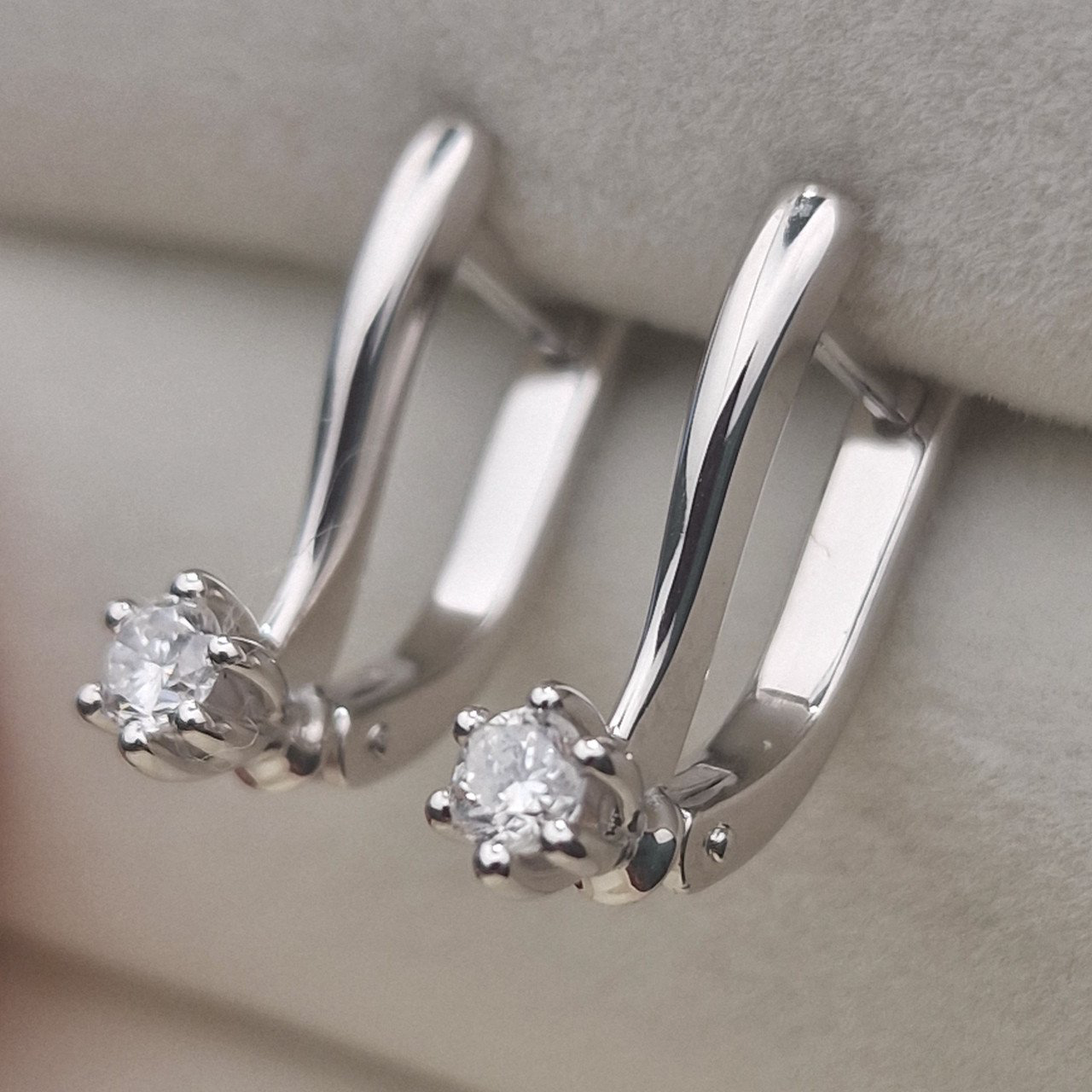 Серьги Deimantas 105151107 3,68гр 0,34ct. купить,NaN