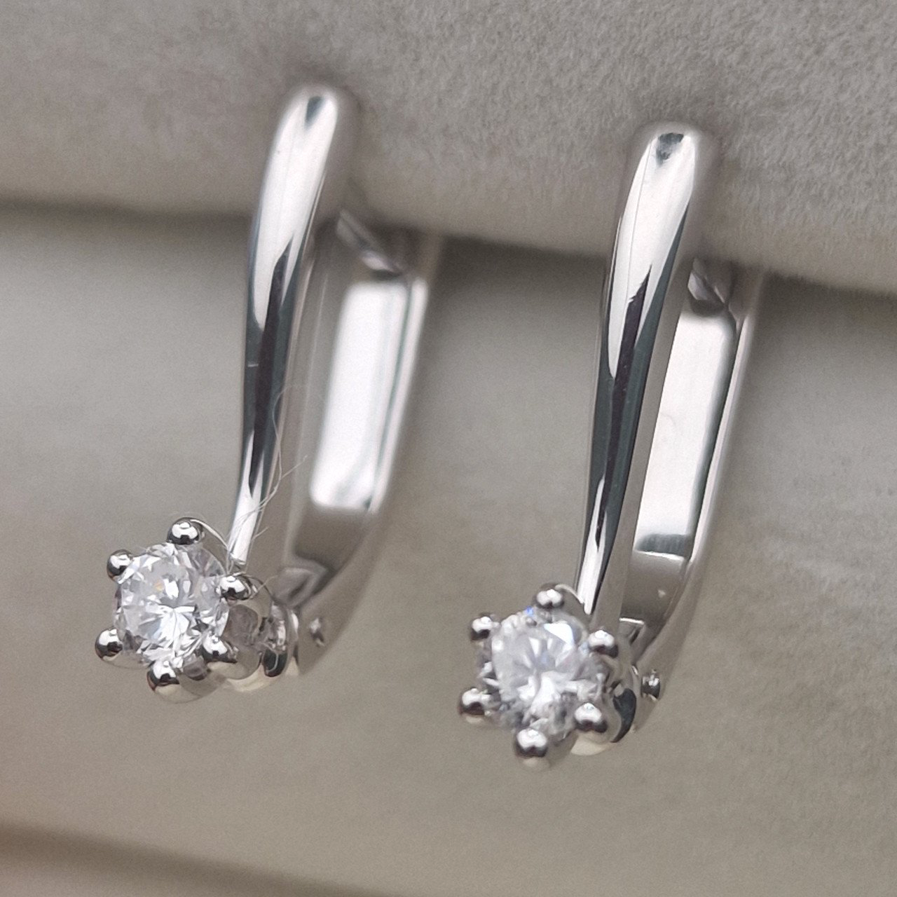 Серьги Deimantas 105151107 3,68гр 0,34ct. купить,NaN