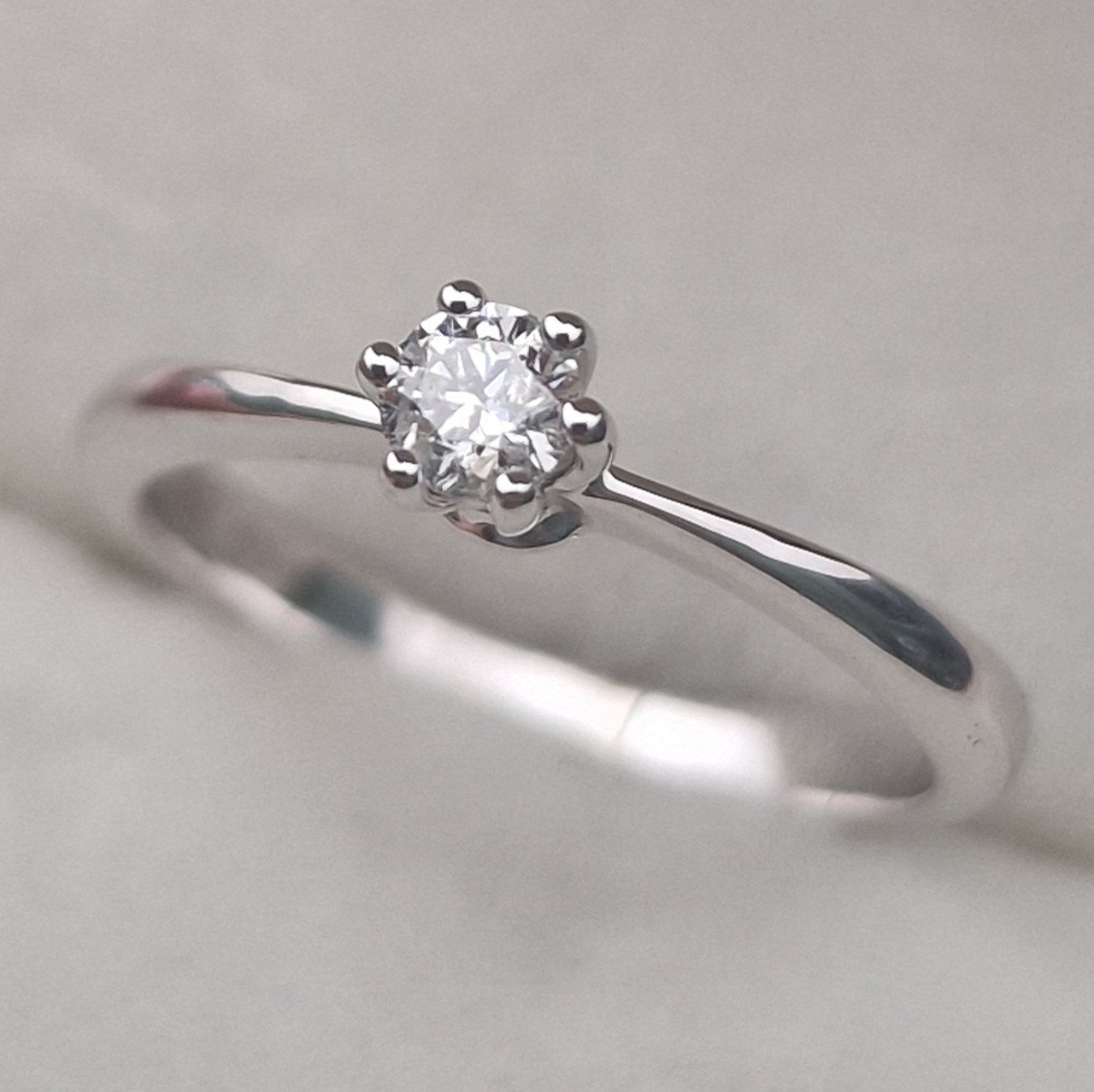 Кольцо Deimantas 105151113 16,5р 2,22гр 0,17ct. купить,NaN
