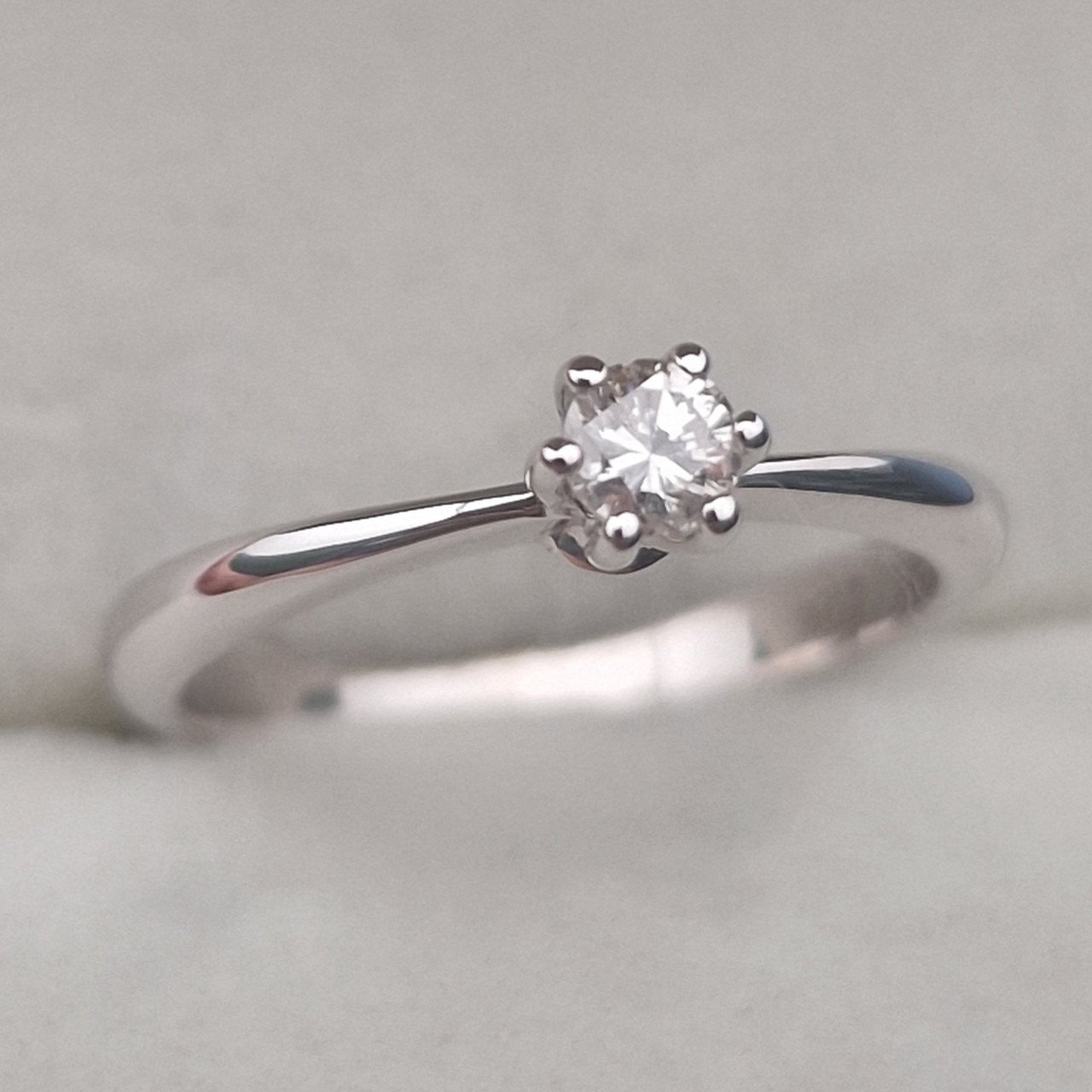Кольцо Deimantas 105151120 16р 2,27гр 0,17ct. купить,NaN