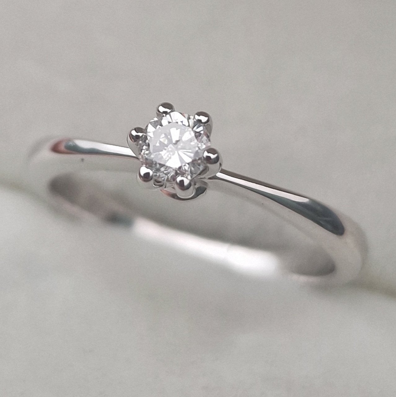 Кольцо Deimantas 105151113 16,5р 2,22гр 0,17ct. купить,NaN