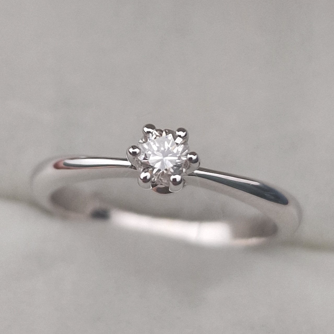 Кольцо Deimantas 105151120 16р 2,27гр 0,17ct. купить,NaN
