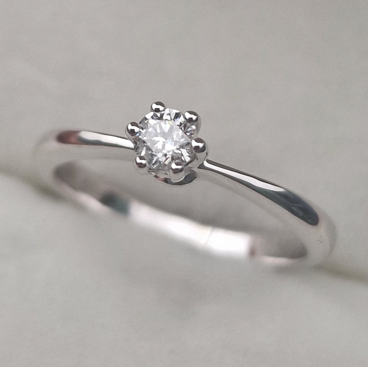 Кольцо Deimantas 105151113 16,5р 2,22гр 0,17ct. купить,NaN