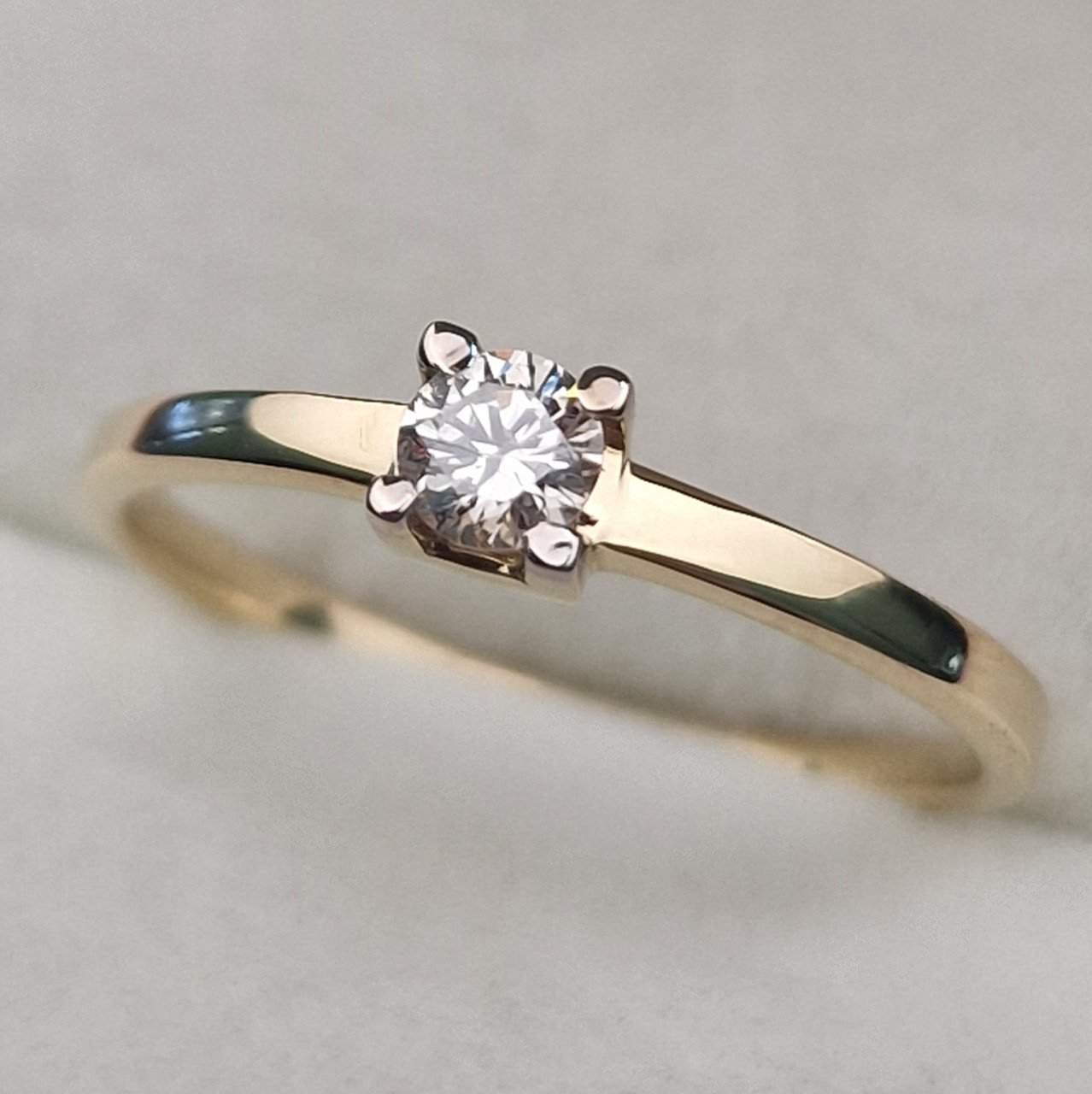 Кольцо Deimantas 104881585 17р 1,37гр 0,17ct. купить,NaN