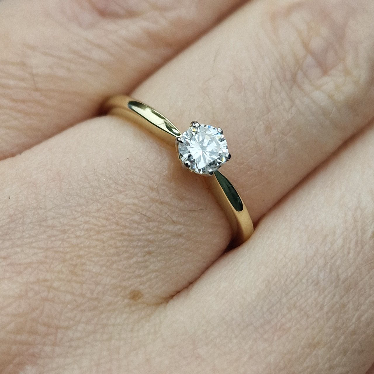 Кольцо Deimantas 104885350 16,5р 1,94гр 0,31ct. купить,NaN