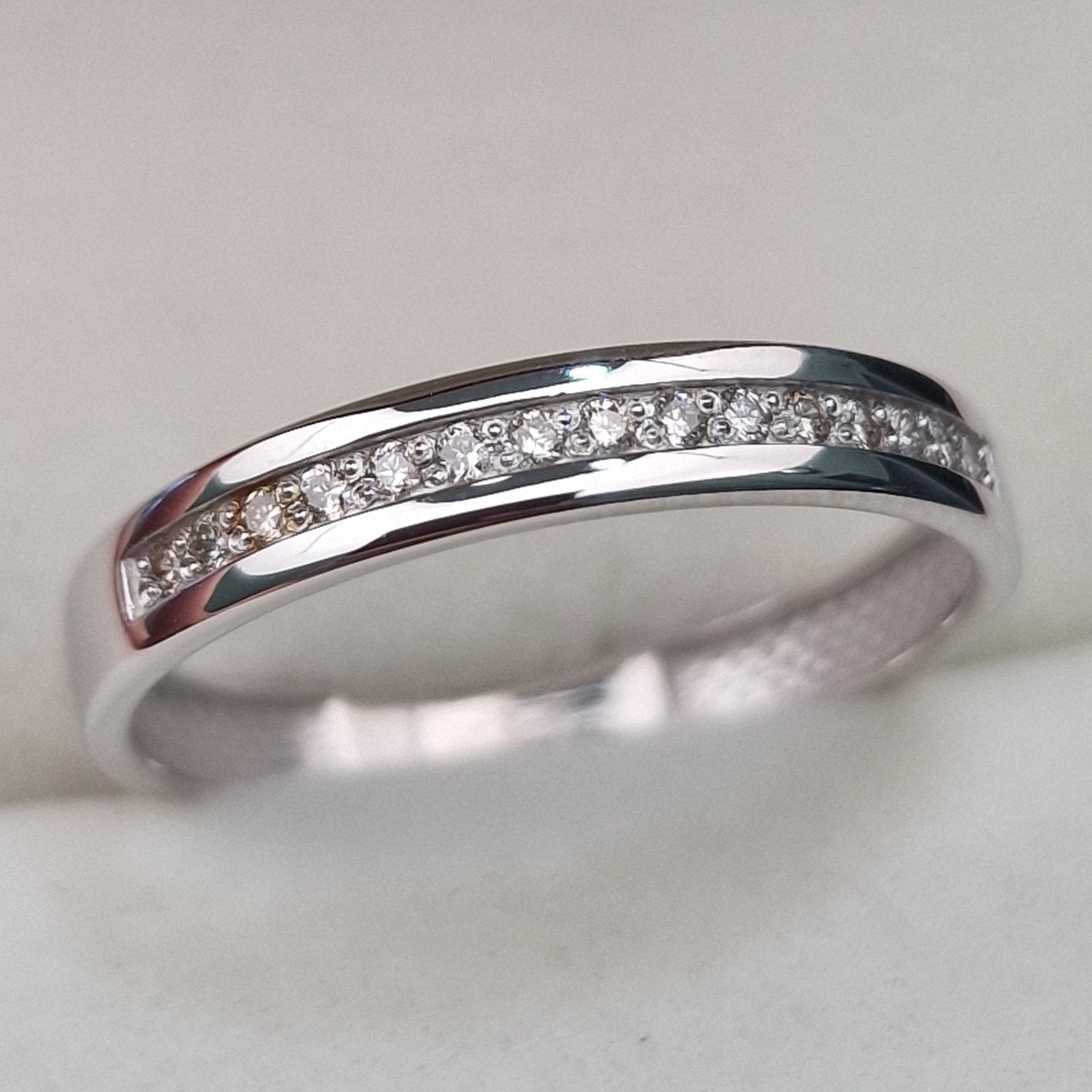 Кольцо Deimantas 103745130 19р 2,25гр 0,12ct. купить,NaN