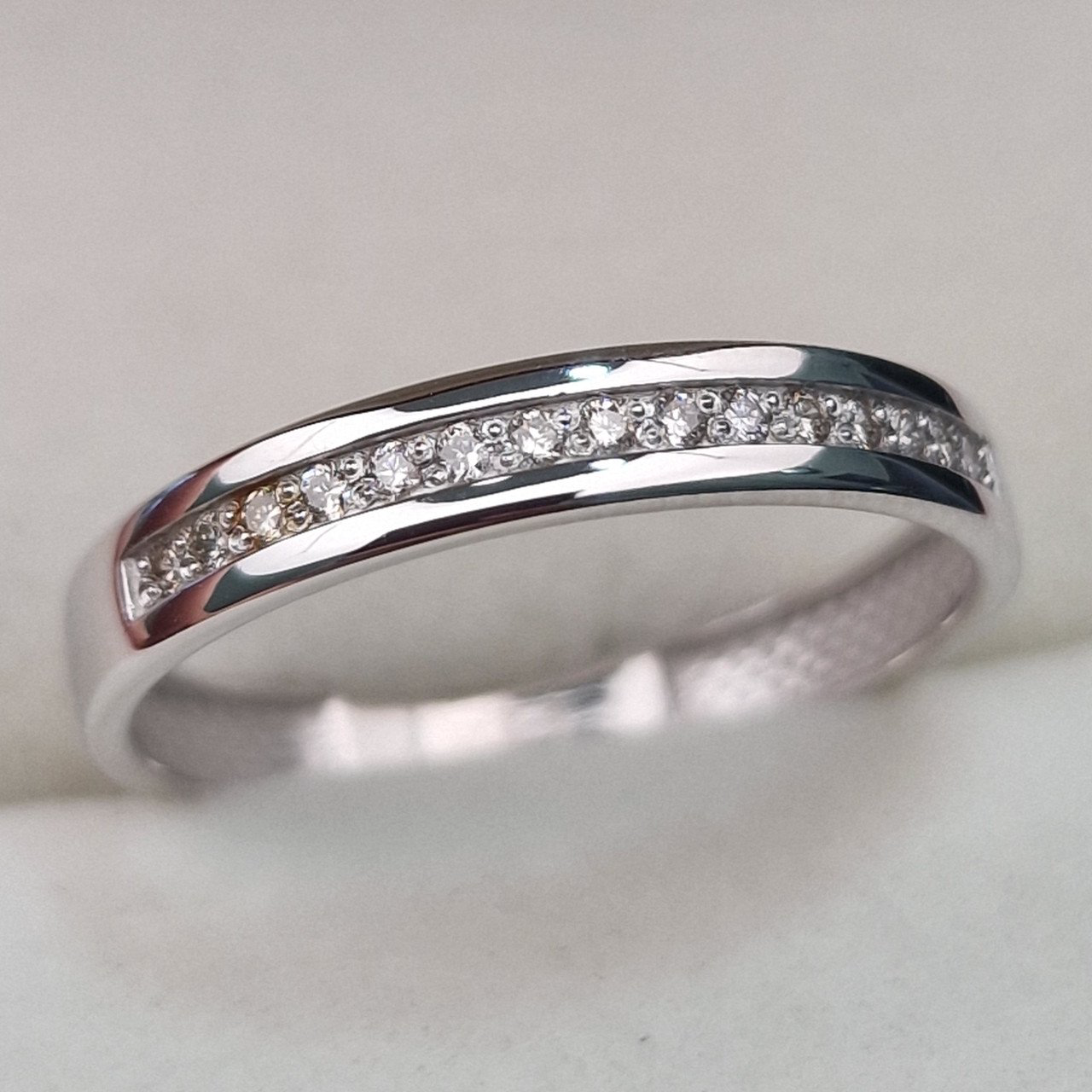Кольцо Deimantas 103745130 19р 2,25гр 0,12ct. купить,NaN