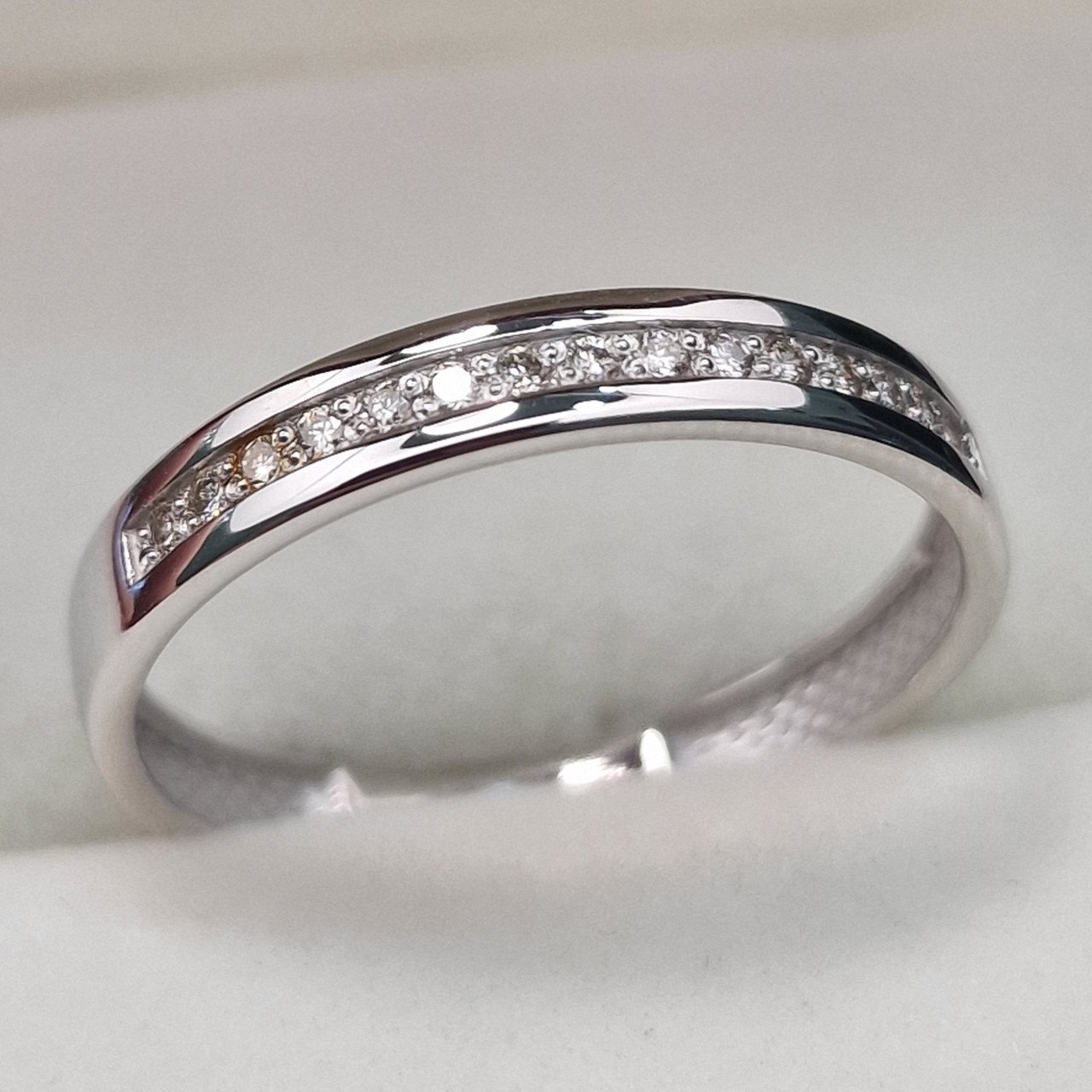 Кольцо Deimantas 103745130 19р 2,25гр 0,12ct. купить,NaN
