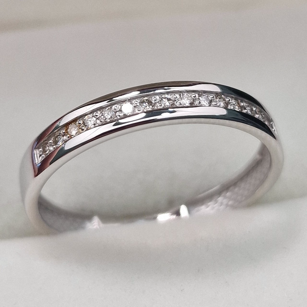 Кольцо Deimantas 103745130 19р 2,25гр 0,12ct. купить,NaN