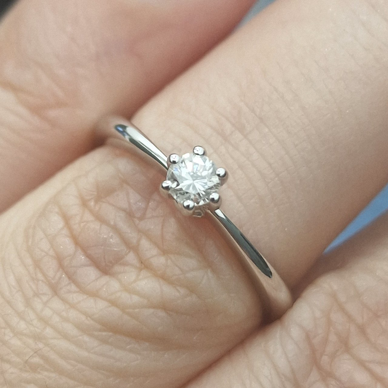 Кольцо Deimantas 105151179 16,5р 2,29гр 0,17ct. купить,NaN