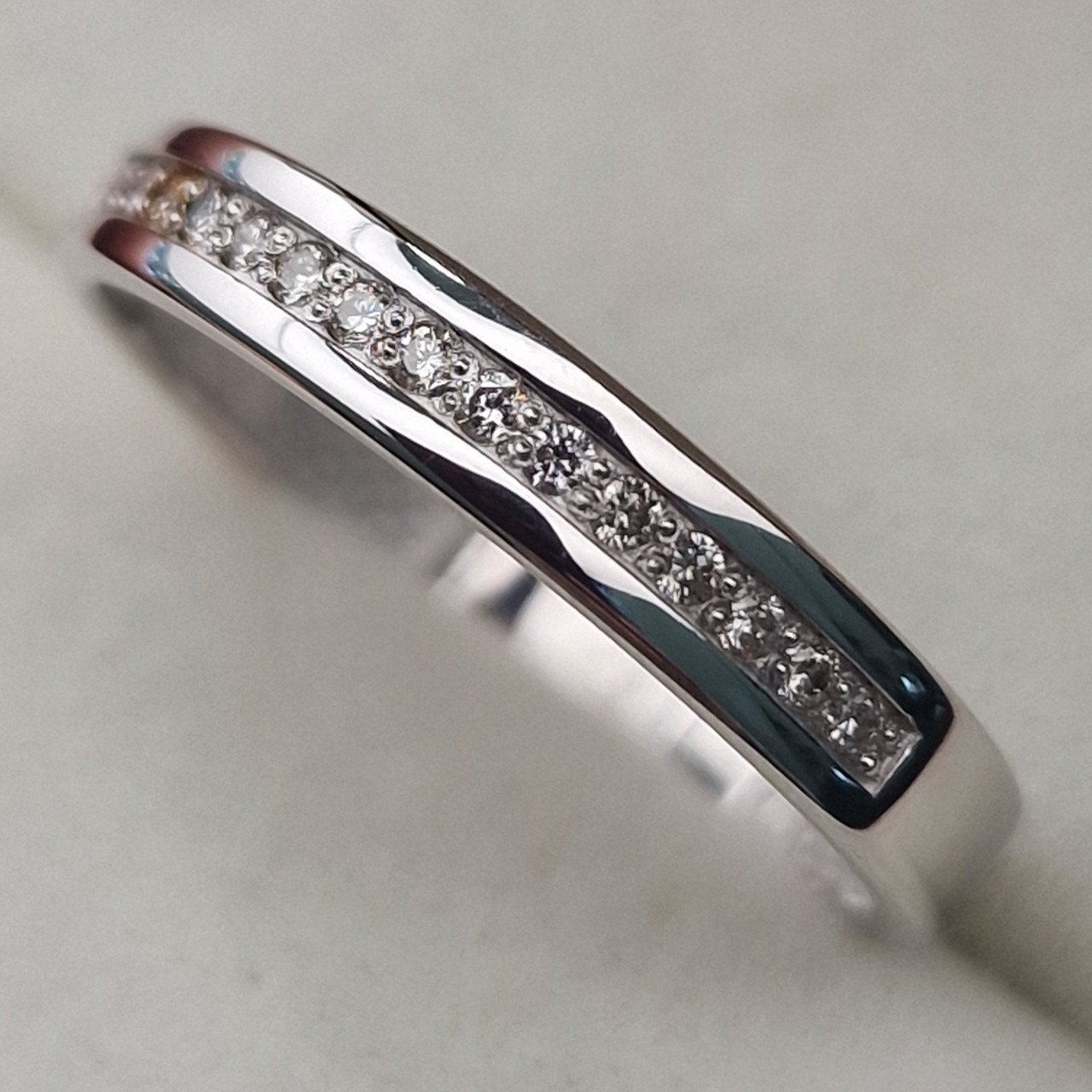 Кольцо Deimantas 103745130 19р 2,25гр 0,12ct. купить,NaN