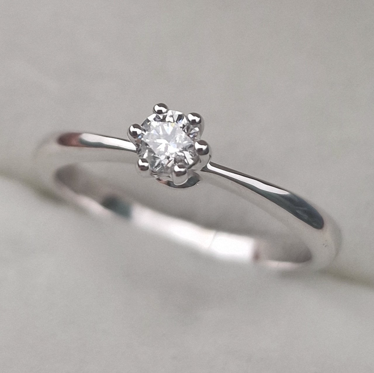Кольцо Deimantas 105151196 16,5р 2,21гр 0,17ct. купить,NaN
