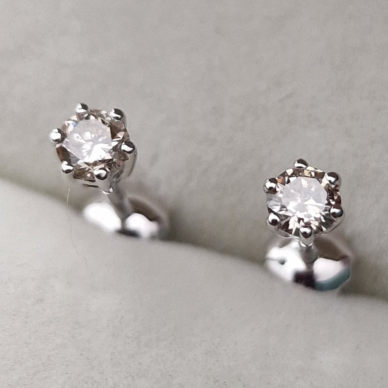 Серьги Deimantas 103745239 0,98гр 0,324ct. купить,NaN