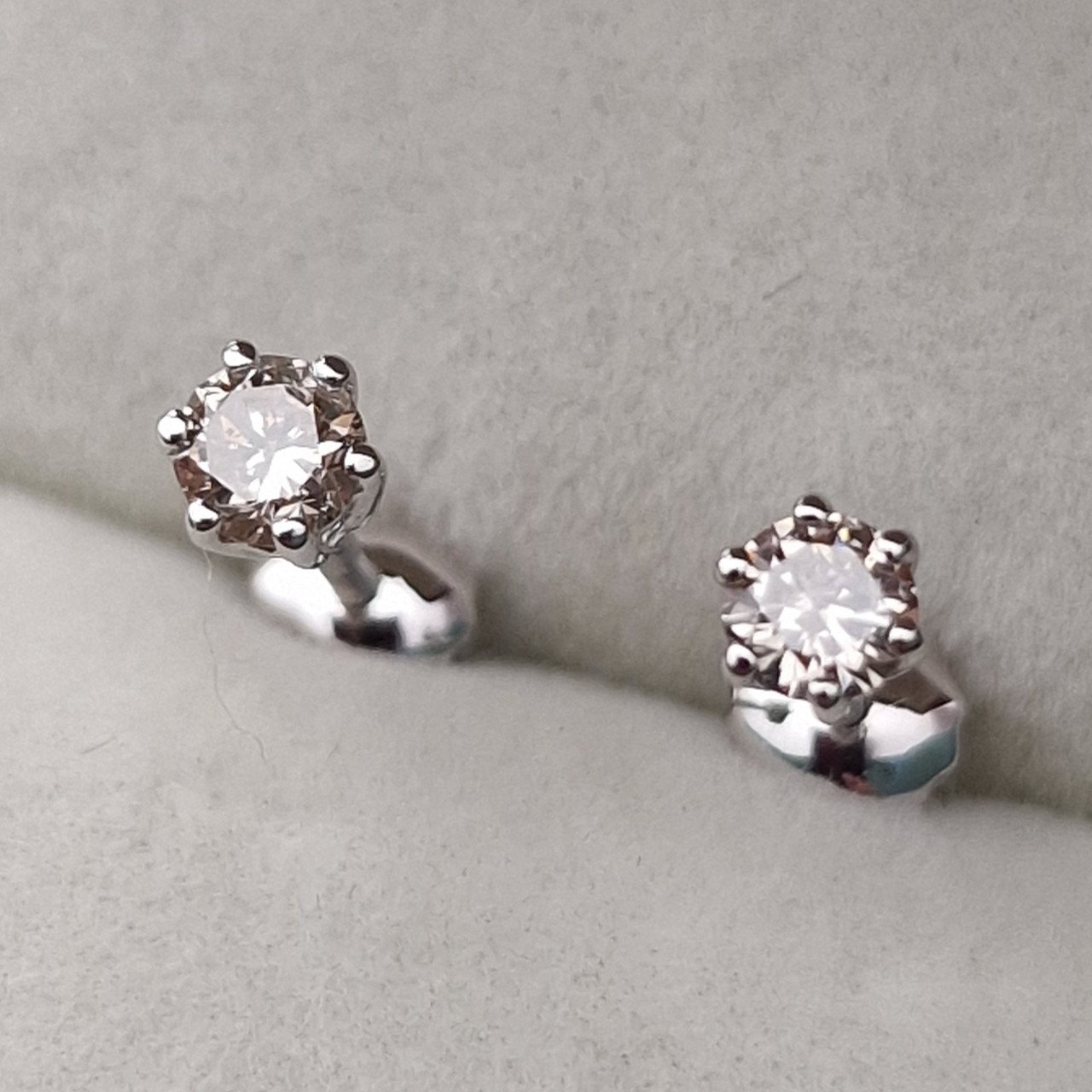 Серьги Deimantas 103745239 0,98гр 0,324ct. купить,NaN