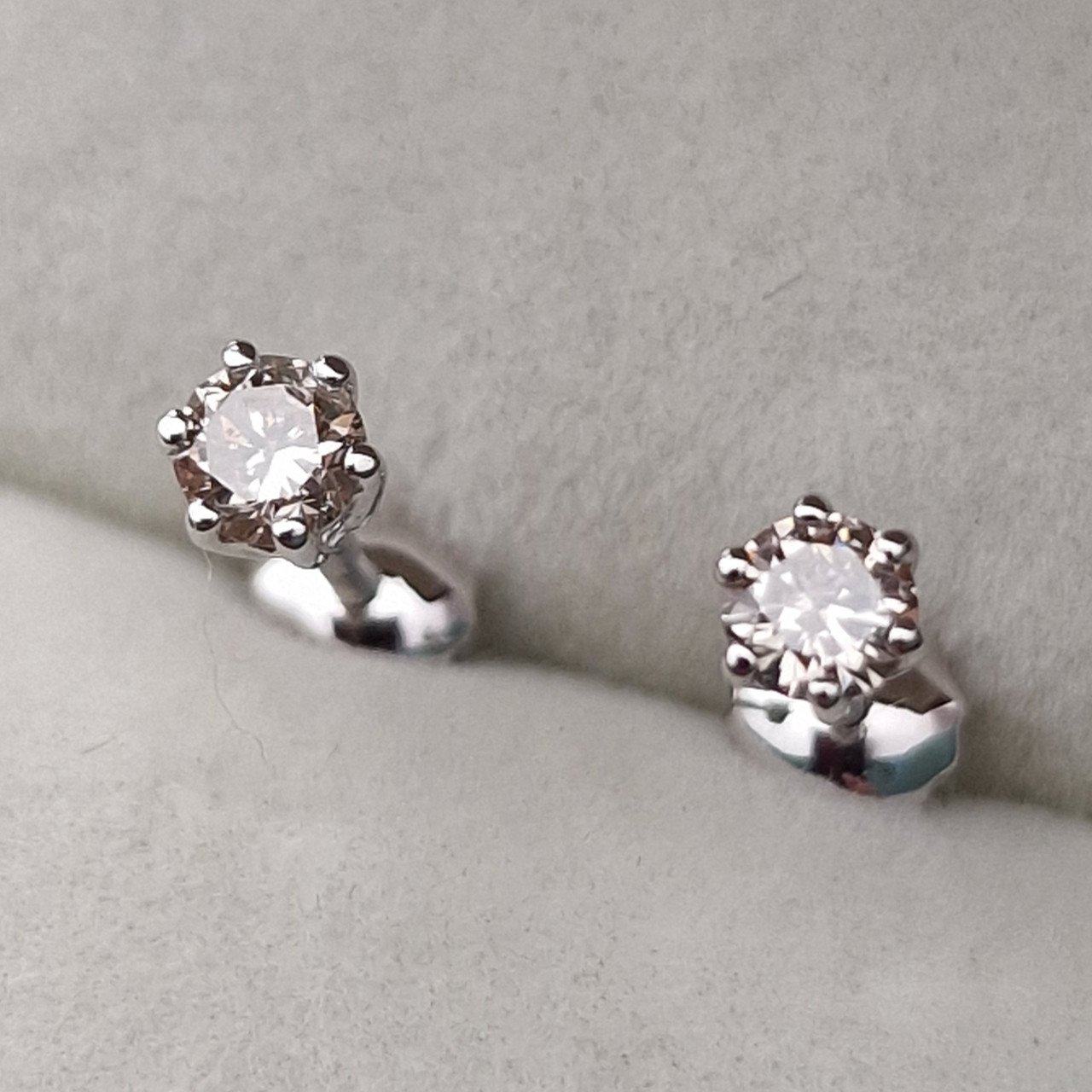 Серьги Deimantas 103745239 0,98гр 0,324ct. купить,NaN