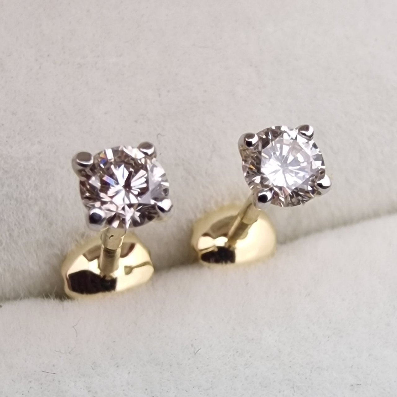 Серьги Deimantas 103747881 0,85гр 0,356ct. купить,NaN