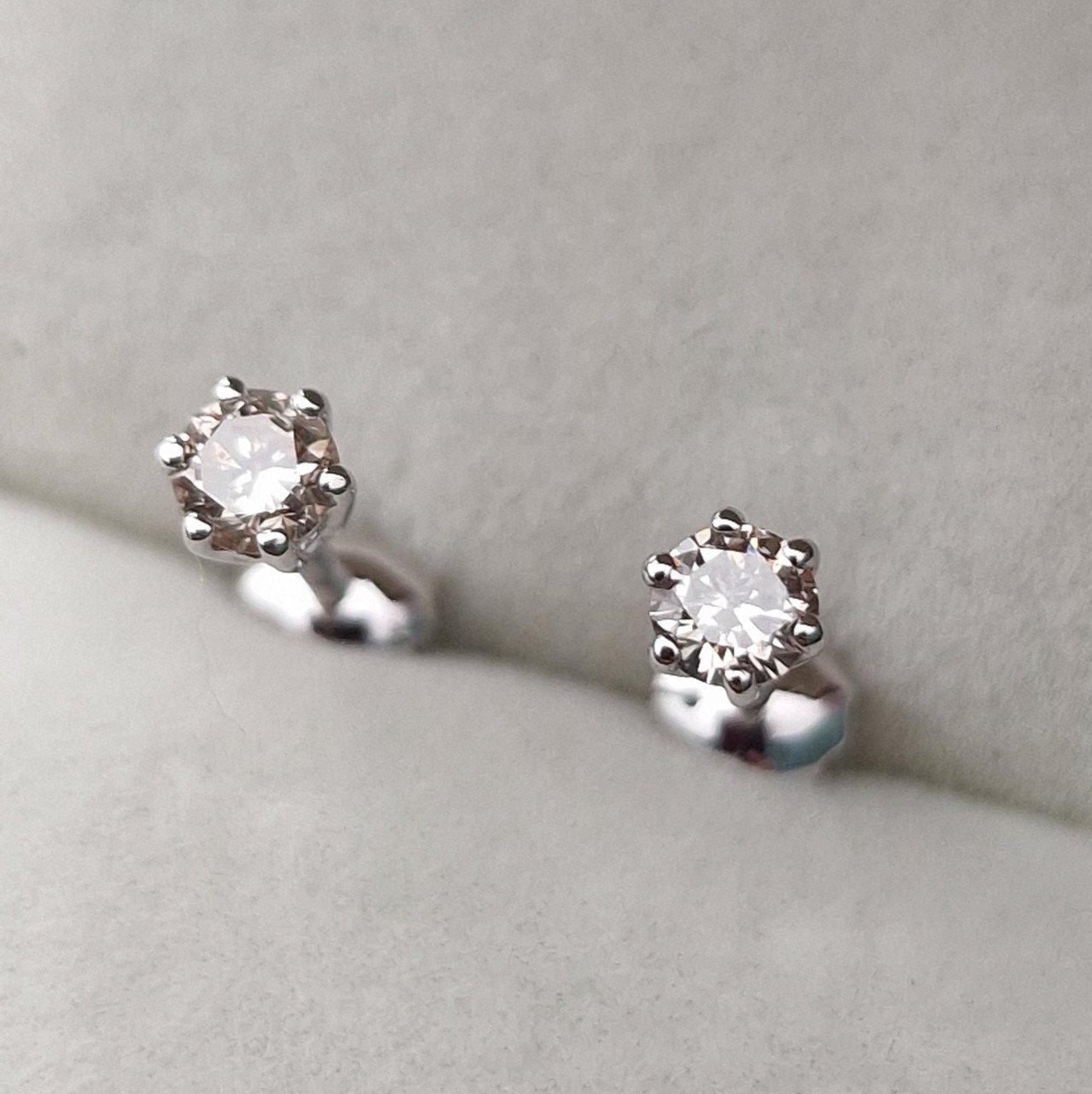 Серьги Deimantas 103745239 0,98гр 0,324ct. купить,NaN