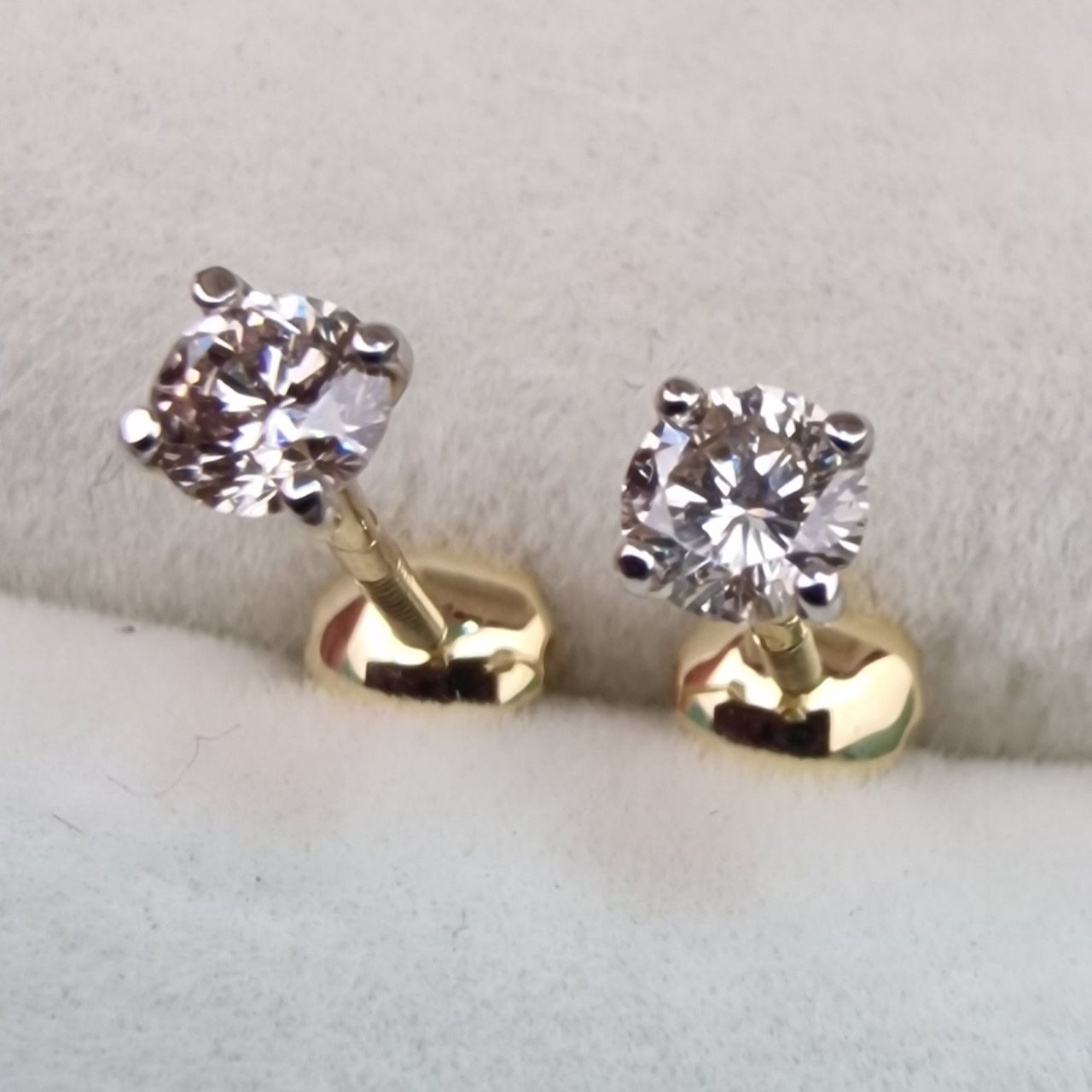 Серьги Deimantas 103747881 0,85гр 0,356ct. купить,NaN