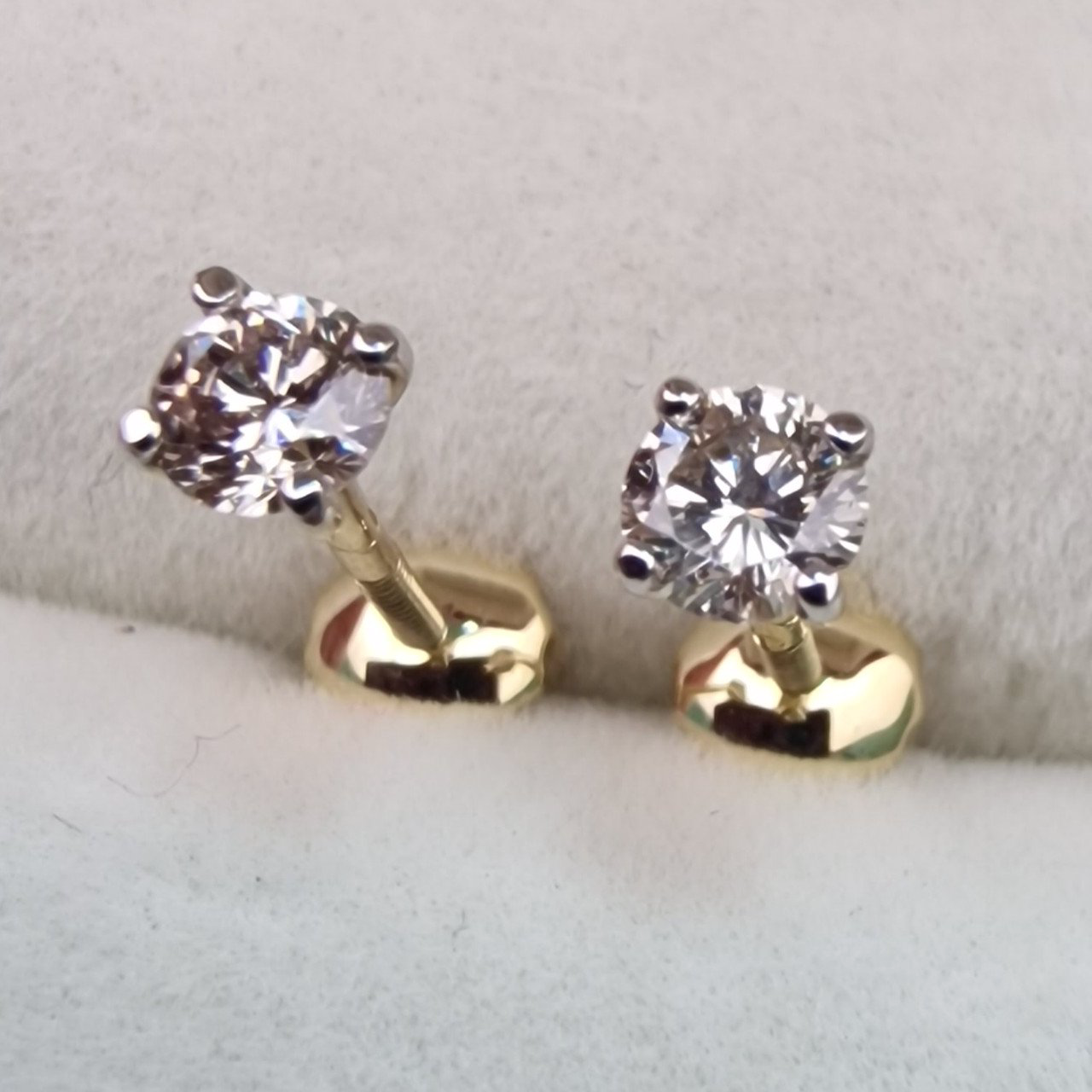 Серьги Deimantas 103747881 0,85гр 0,356ct. купить,NaN