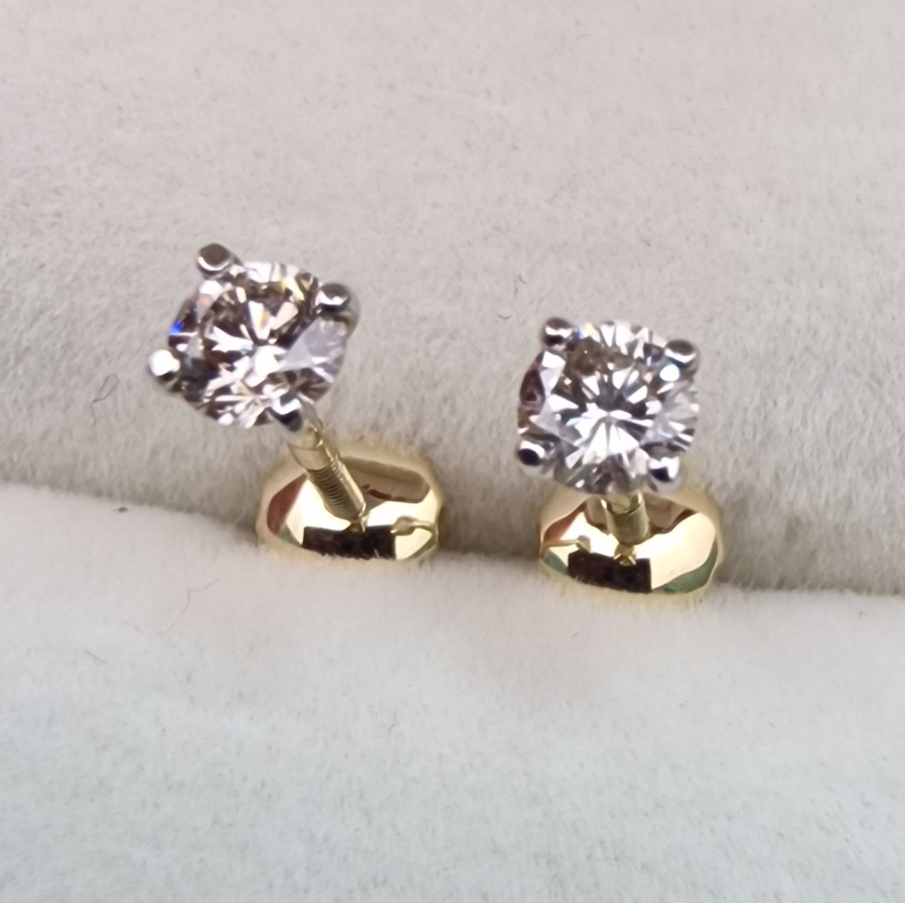 Серьги Deimantas 103747881 0,85гр 0,356ct. купить,NaN