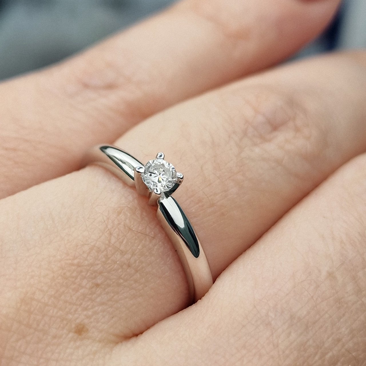 Кольцо Deimantas 105154102 17,5р 2,43гр 0,15ct. купить,NaN