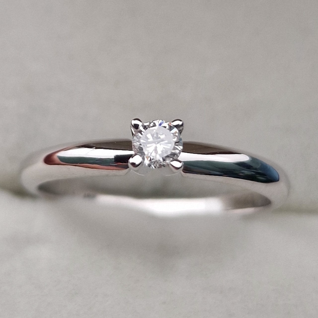 Кольцо Deimantas 105154102 17,5р 2,43гр 0,15ct. купить,NaN