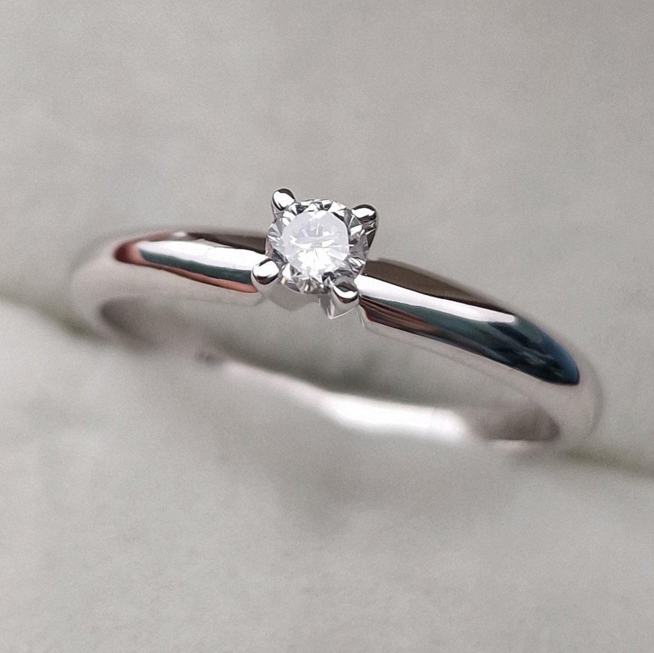 Кольцо Deimantas 105154115 17,5р 2,32гр 0,15ct. купить,NaN